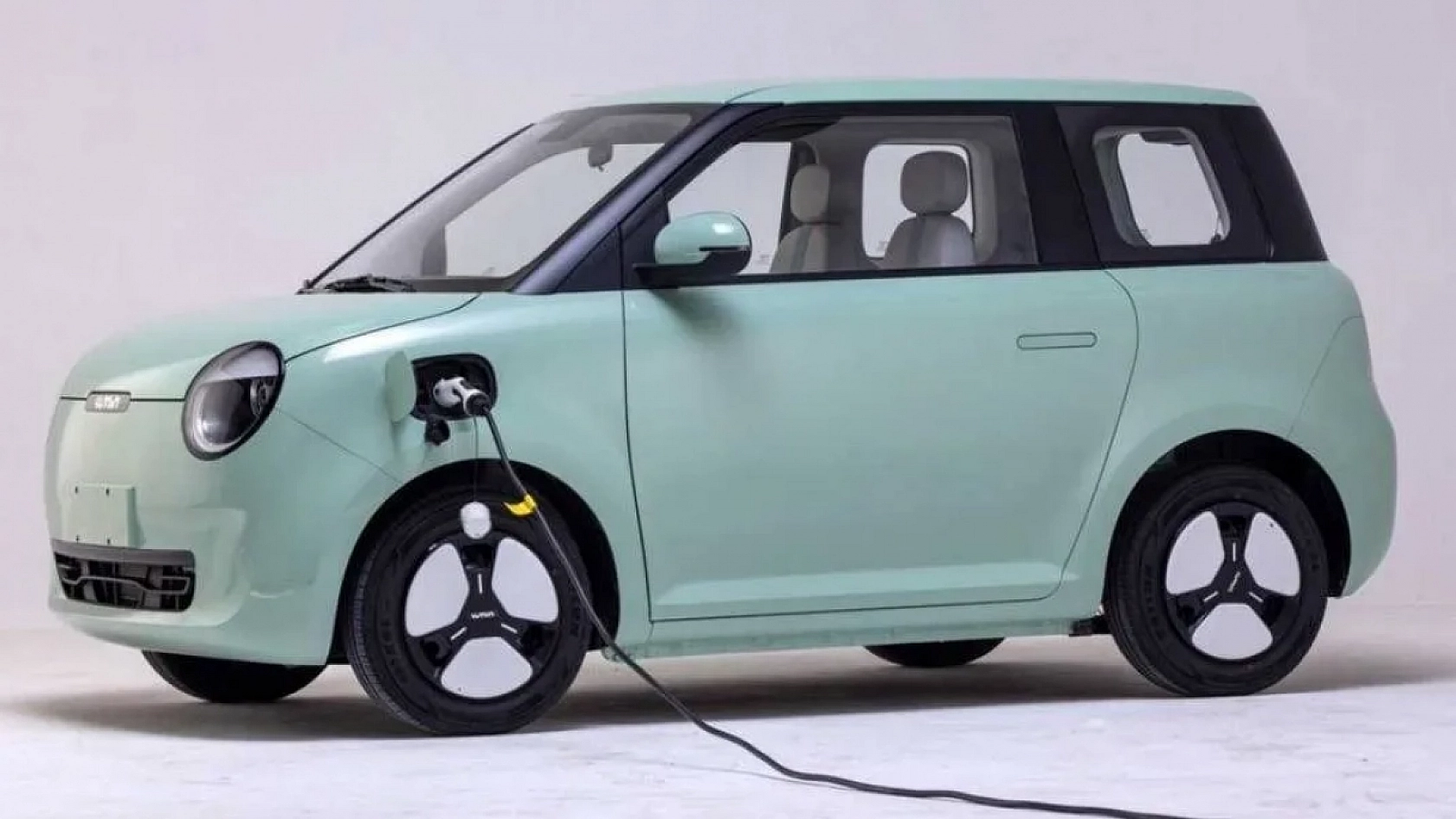 Çinli Otomobil Devi Resmen Türkiye'de! 400 Bin Liraya Satışa Çıkıyor!