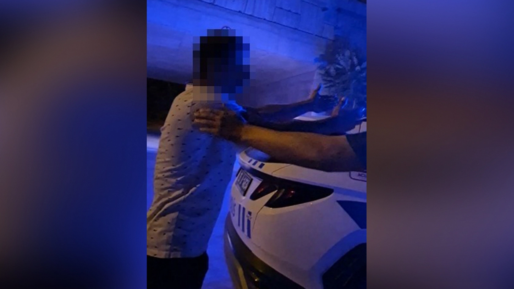 Sinir krizi geçiren kadının bağırış sesleri sokağı inletti