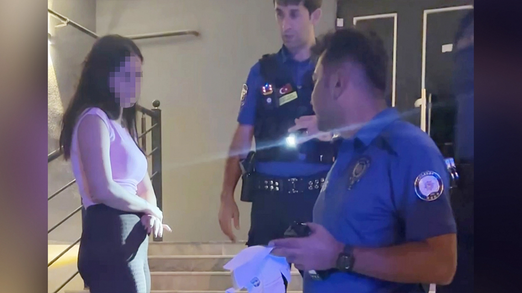 Sevgilisinin darbettiği genç kadın gözyaşlarıyla polise sığındı