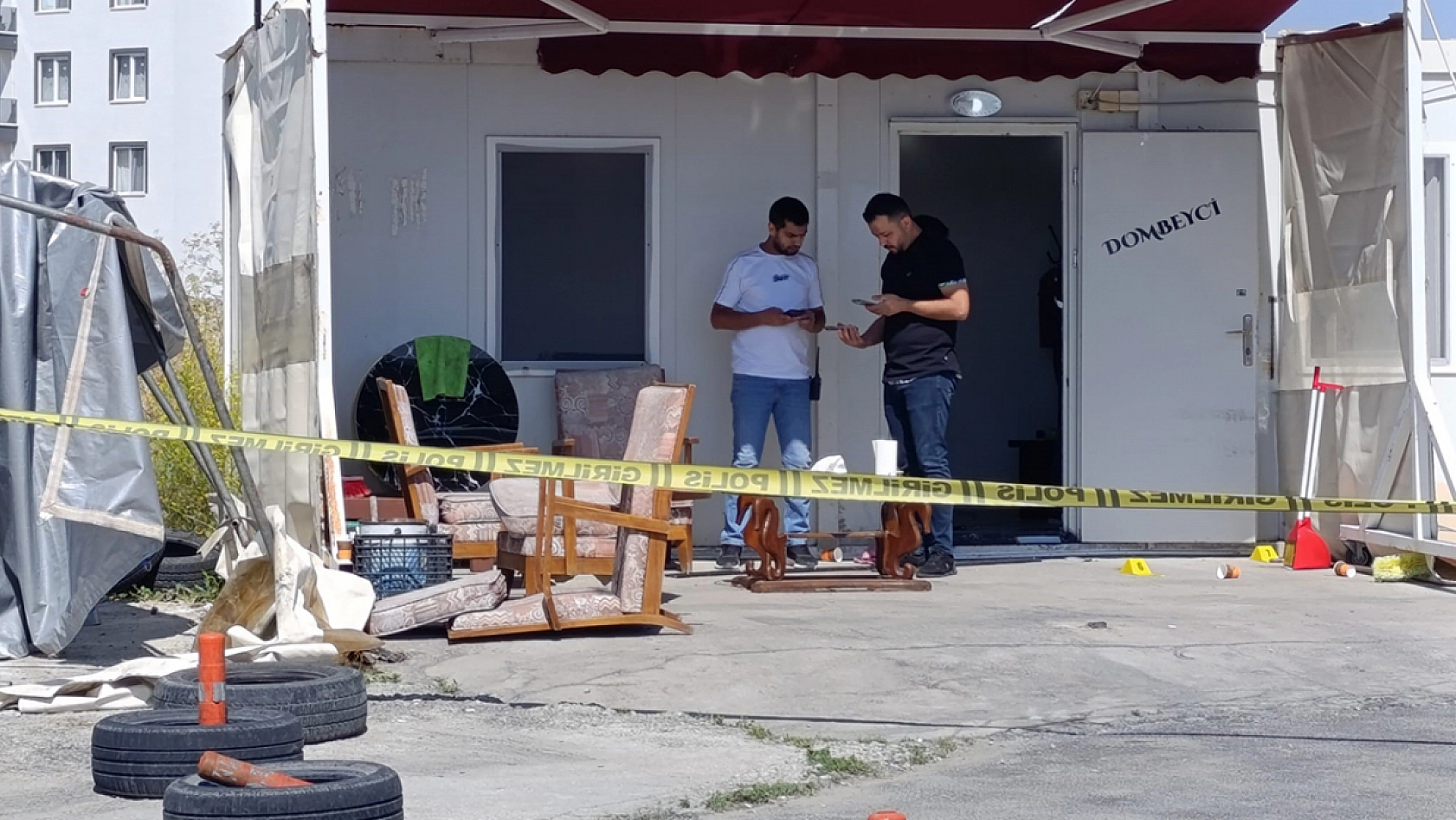 Minibüs durağına silahlı saldırı: 1 ölü, 1 yaralı