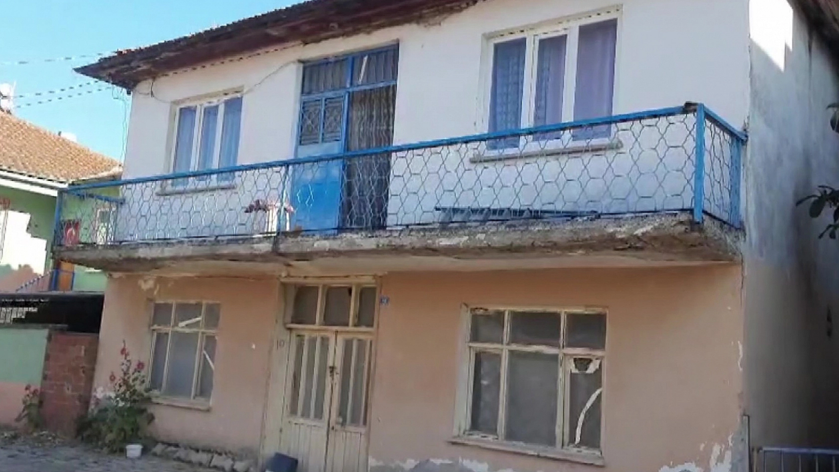 'Hayırsız evlat' dedirten olay: 90 yaşındaki annesini evsiz bıraktı