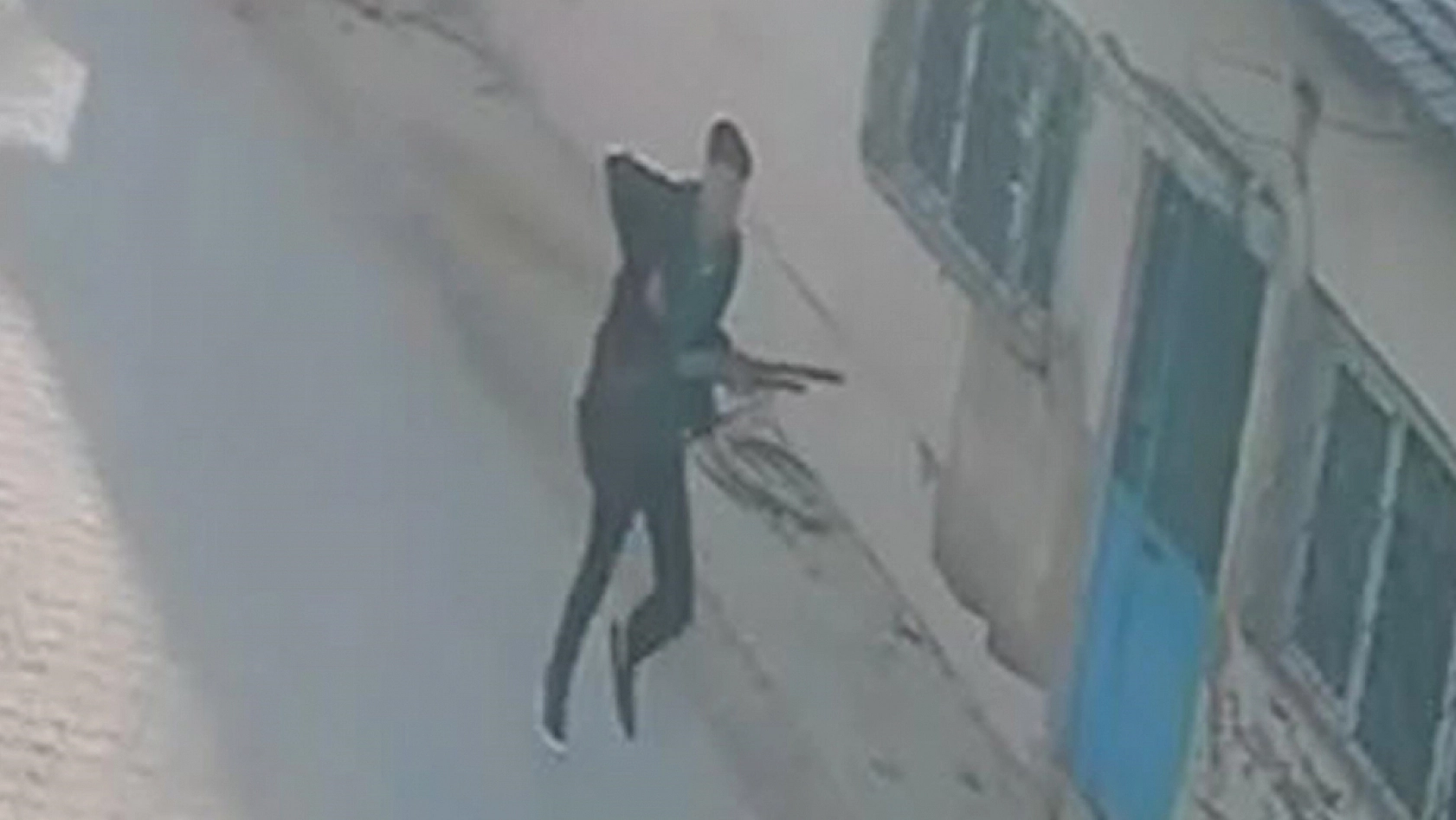 Lise önünde silahlı saldırganın kimliği belli oldu
