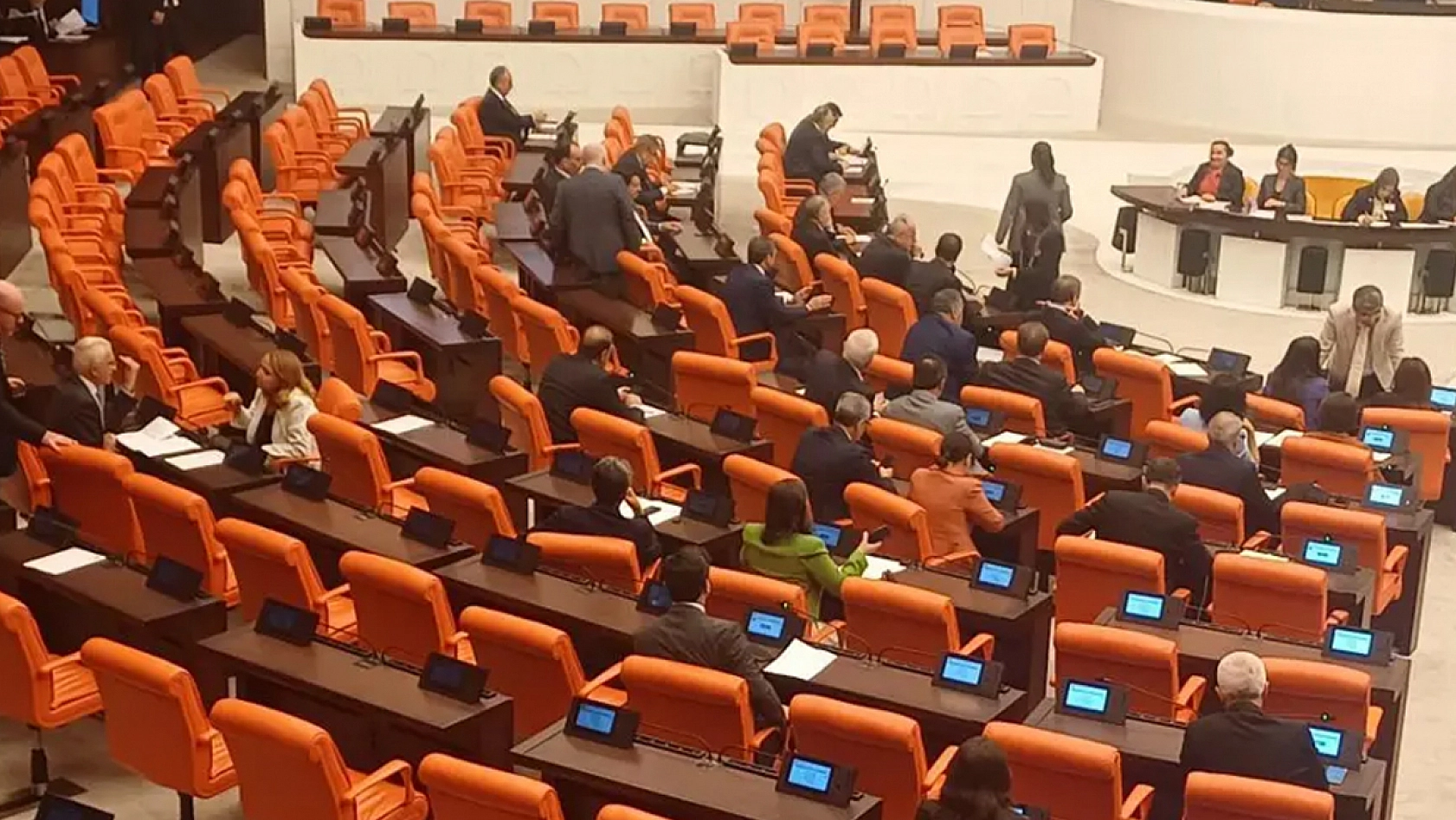 Öğrenci affı düzenlemesi TBMM'de kabul edildi