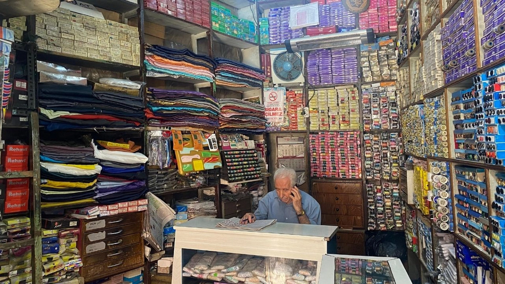 Elazığ'da 54 Yıldır Hizmet Veren Tarihi Düğme Dükkanı İlgi Odağı