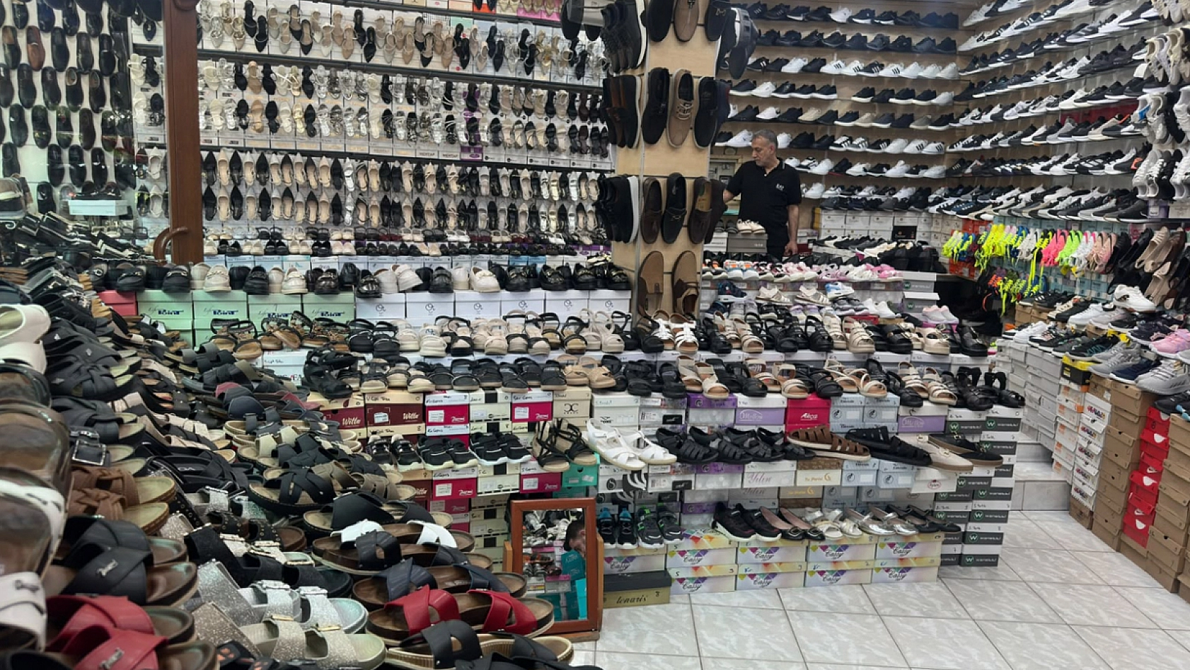 Elazığ esnafı gurbetçi yolunu gözlüyor