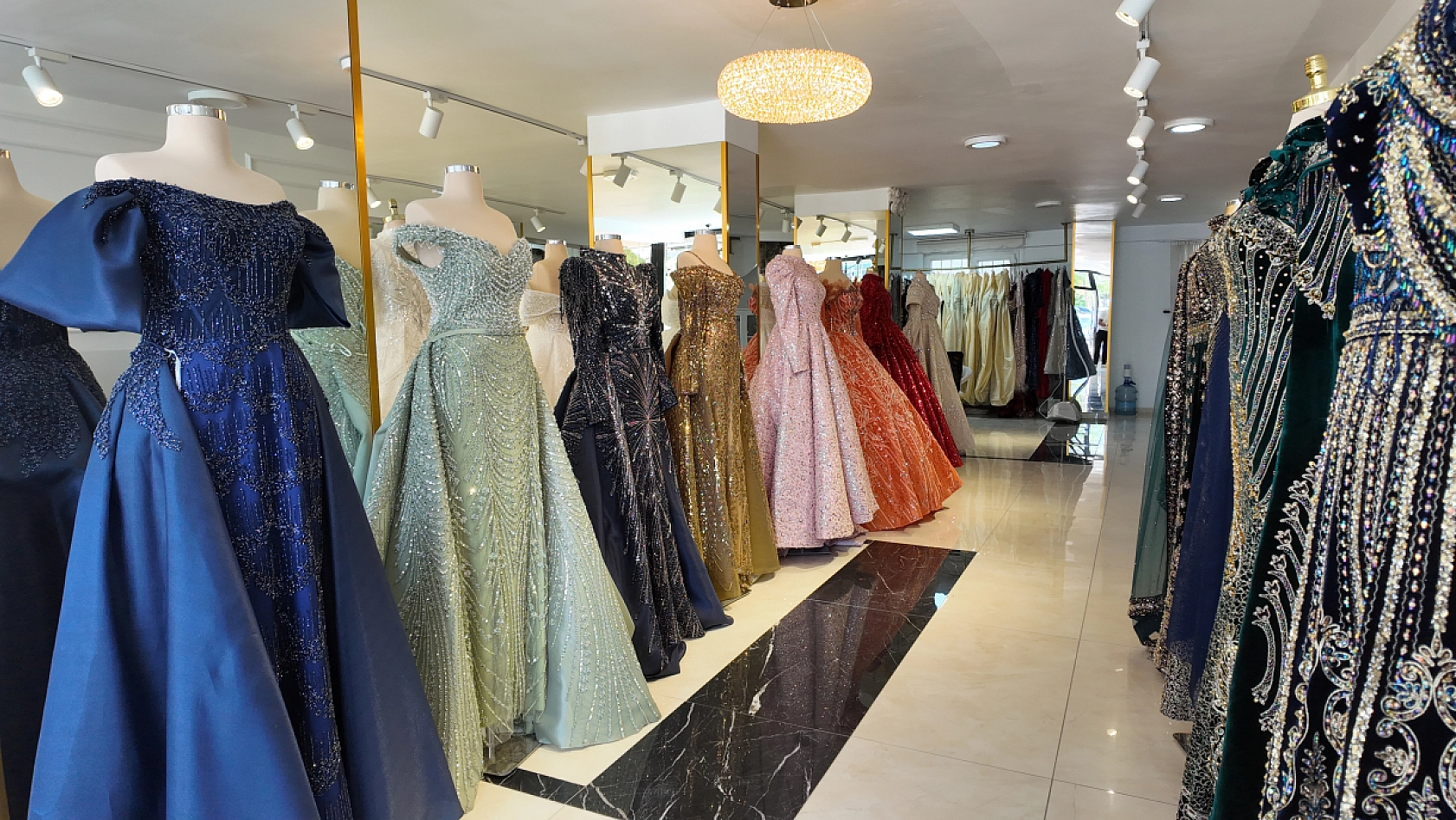 Elazığ'da güzelliğin adresi: Kübra Nur Yıldırım makyaj stüdyosu ve gelinlik mağazası