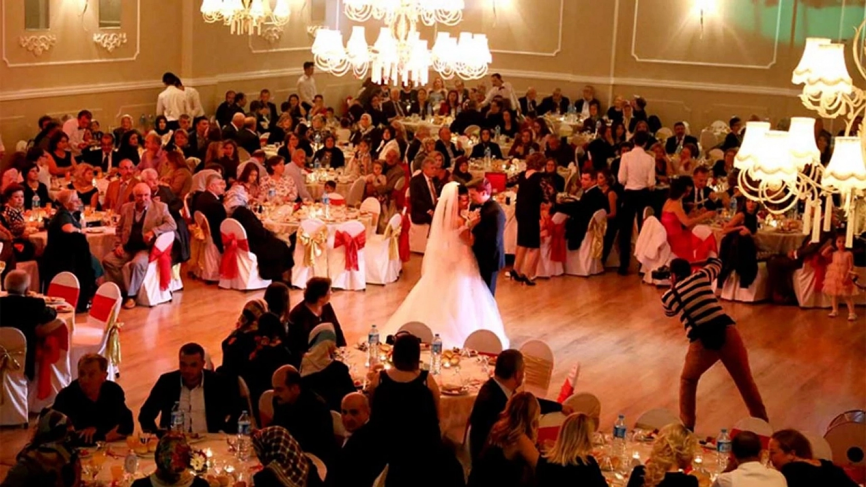 Yeni evleneceklere faizsiz kredi başvurusu nasıl yapılır? Şartlar neler?