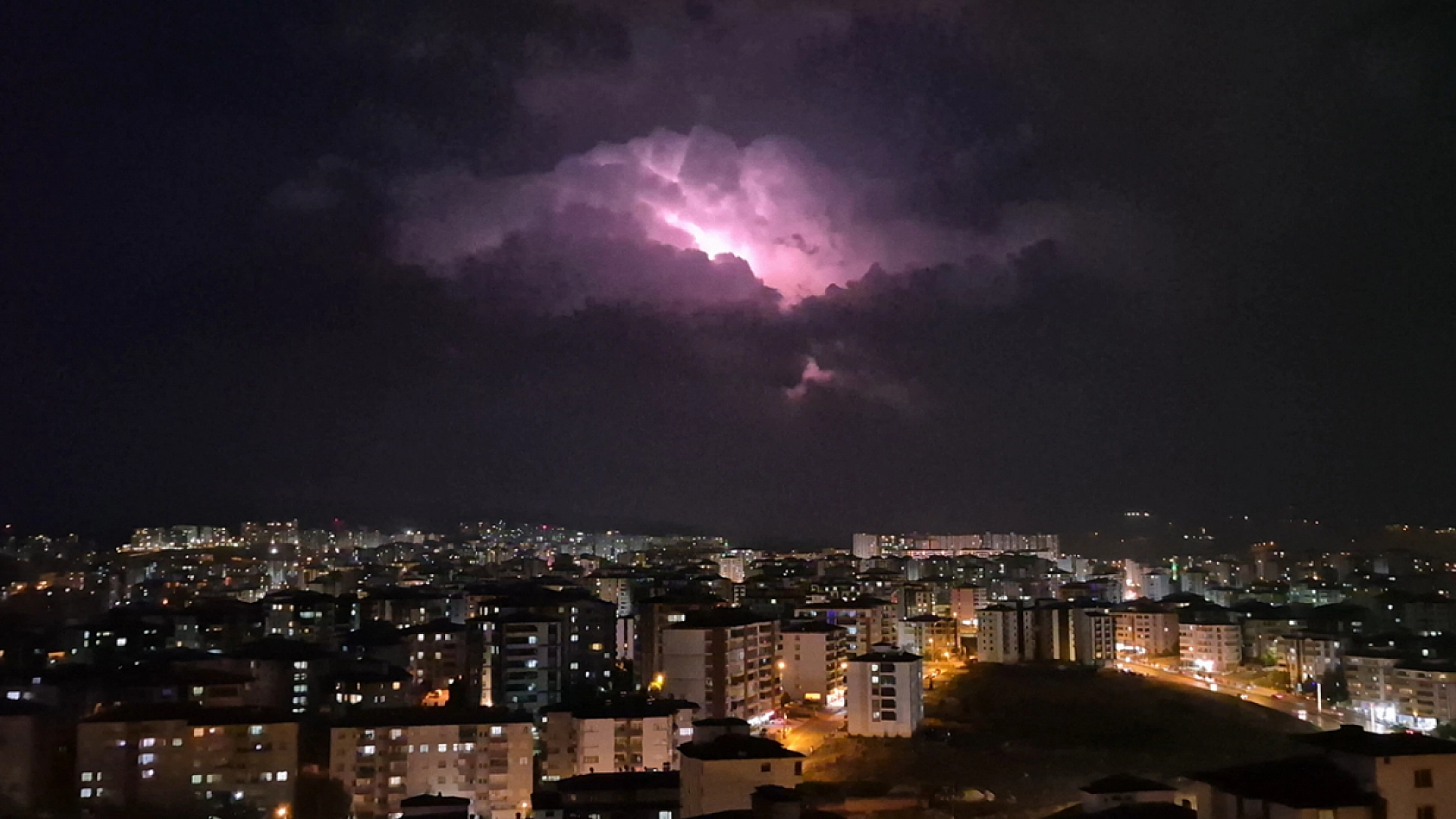 Elazığ'da bulutların içinde görsel şölen