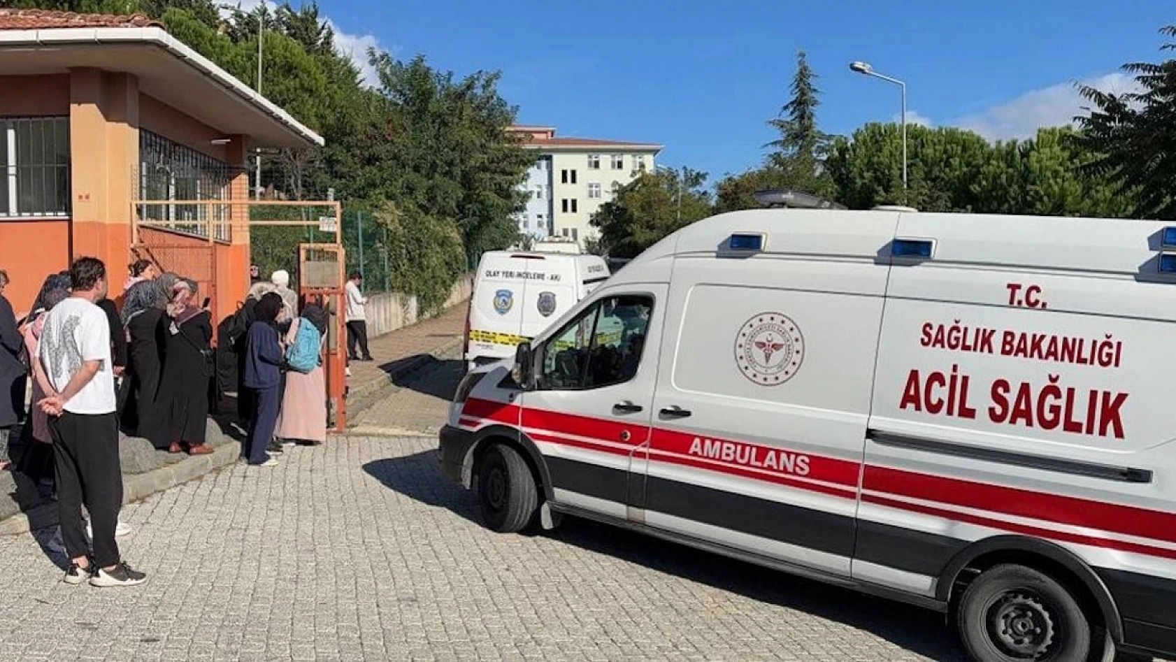Okulda bıçaklı saldırı: 5 Kız öğrenci yaralandı