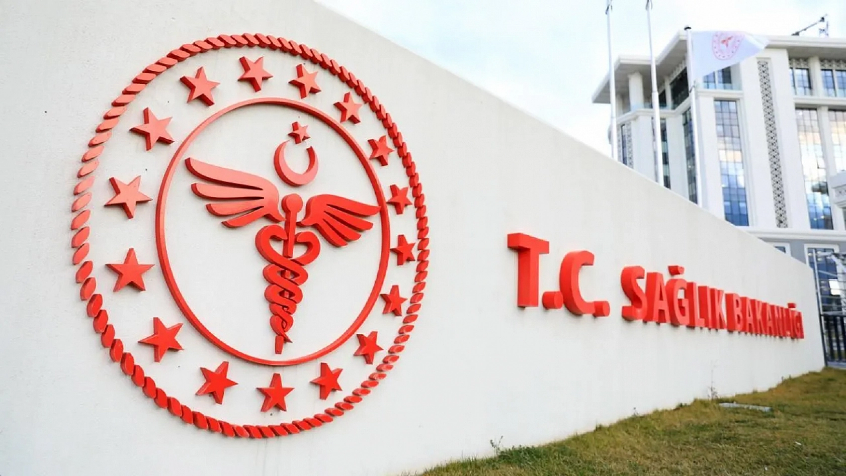 Sağlık Bakanlığına çağrı: 10 bin eczacı atama bekliyor