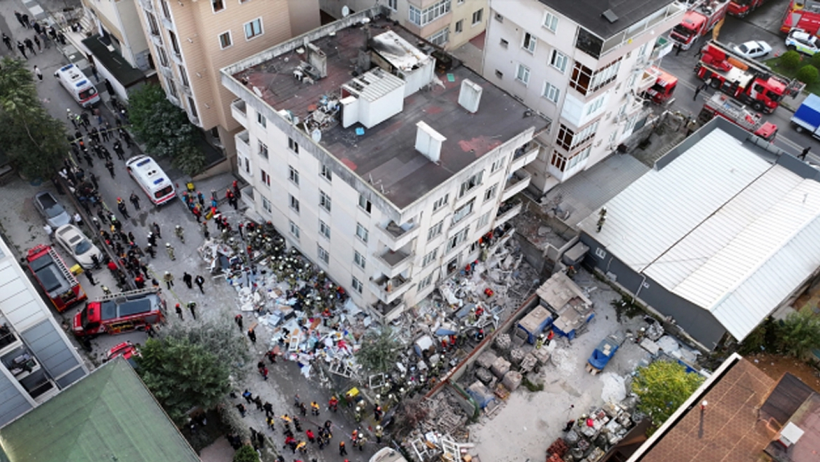Çöken binadan kahreden haber geldi