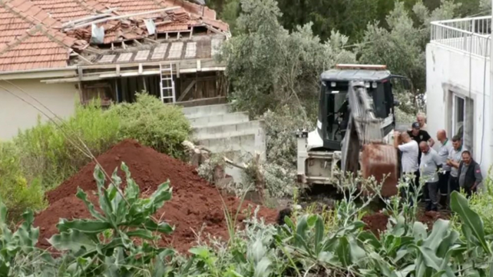 Kan donduran yasak aşk cinayeti! Cesedi gömdükleri bahçede düğün yaptılar