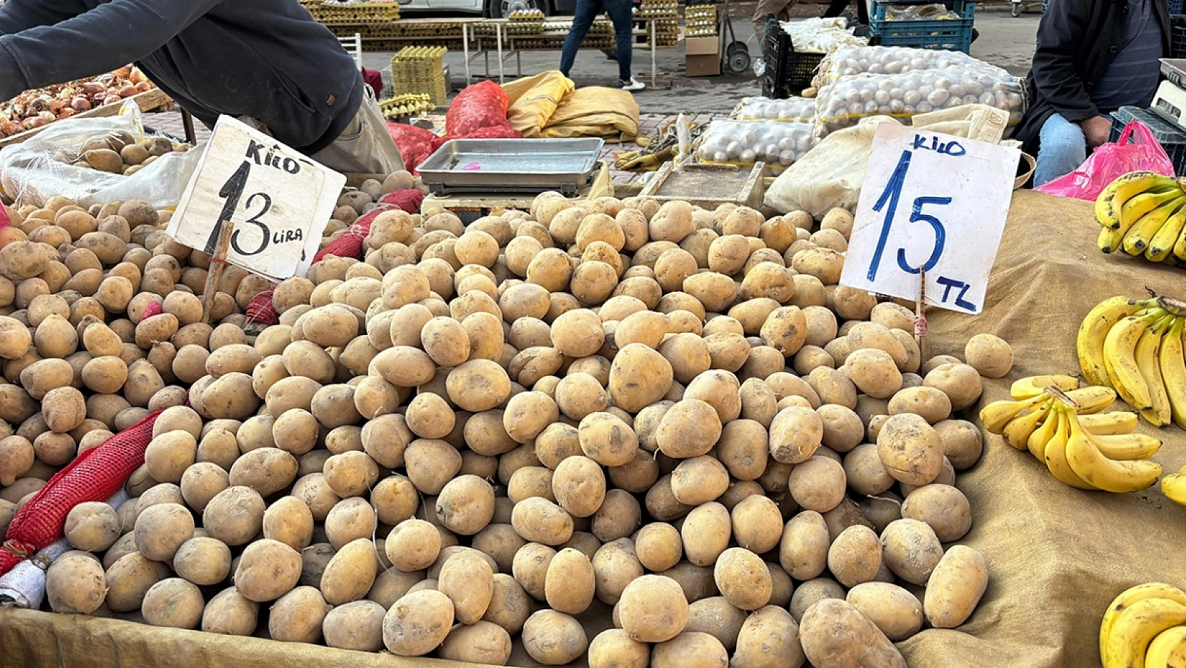 Elazığ'da pazar esnafı sinirli: 'kimse nankörlük yapmasın'