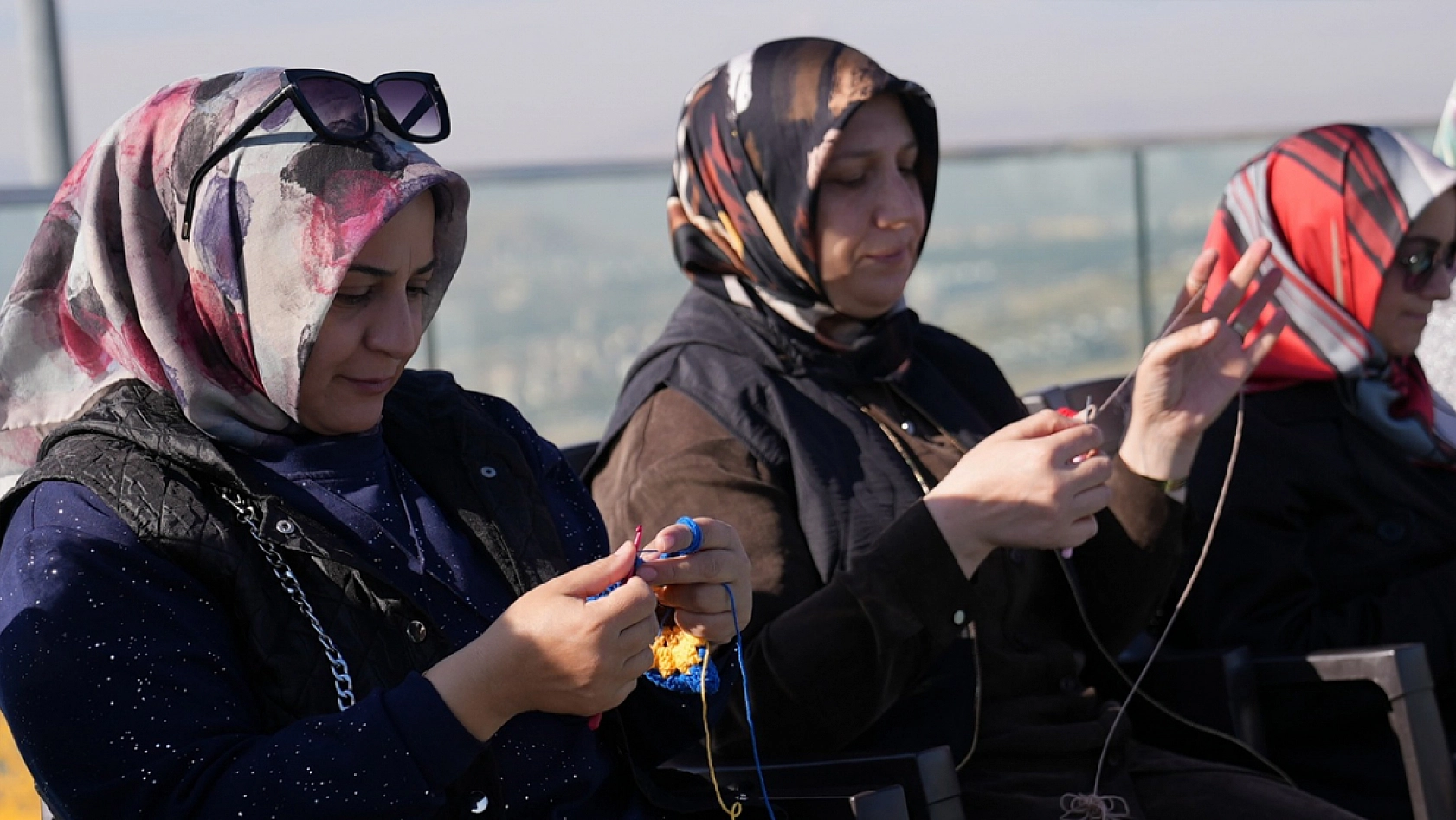 ESMEK'ten Harput Cam Seyir Terası'nda örgü etkinliği
