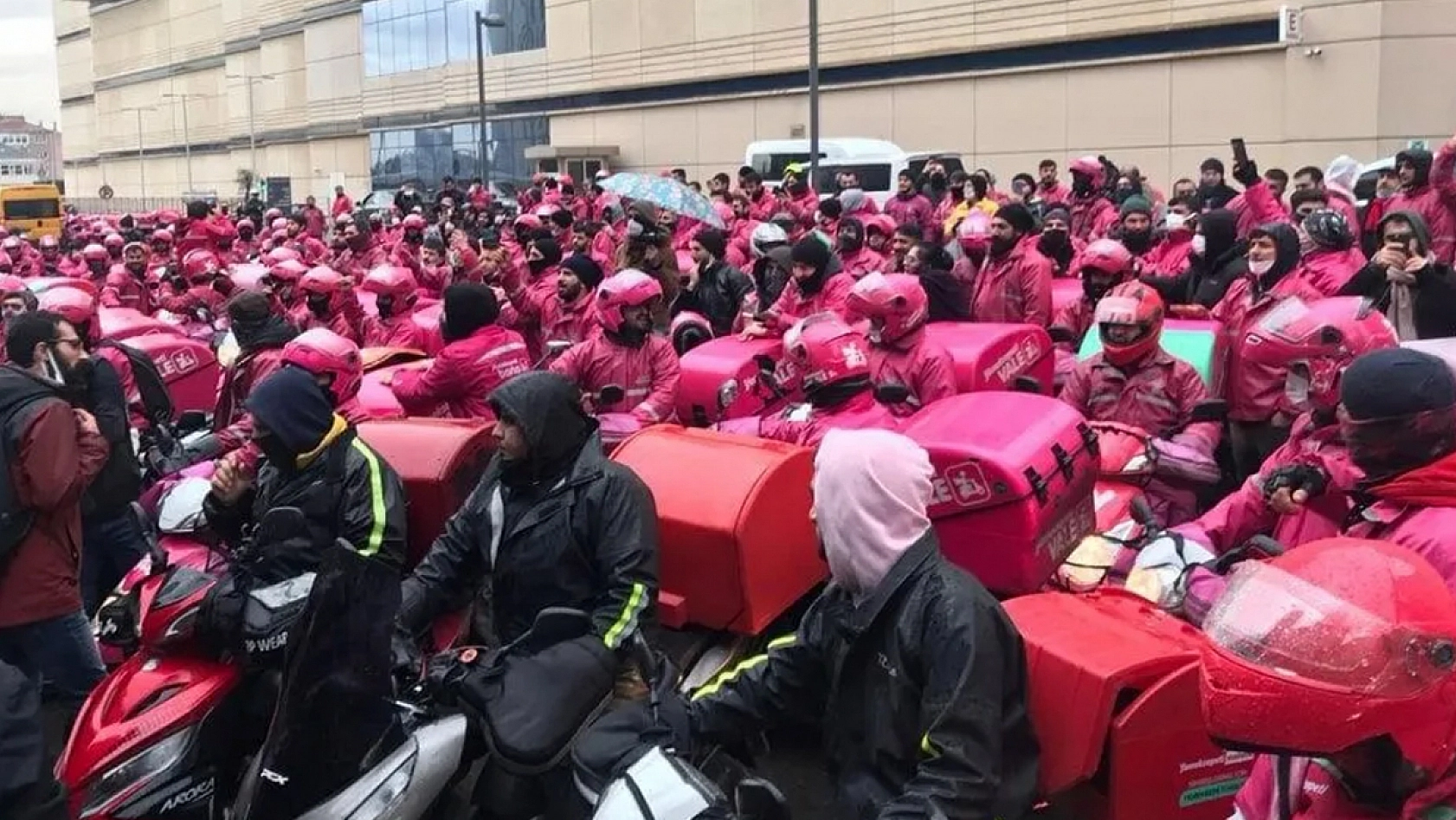 Esnaf kuryeler kontak kapatma kararı aldı, teslimatlar durabilir