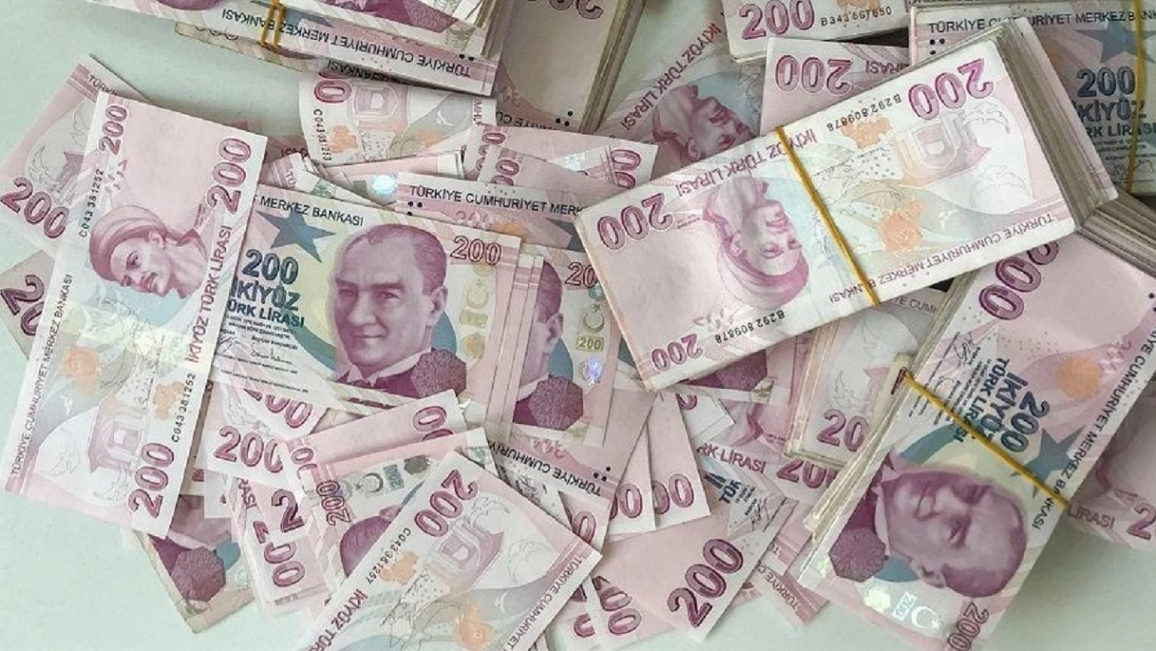 Elazığlı öğrencilerin yüzü gülecek: Kaymakamlıktan öğrencilere maddi destek geliyor