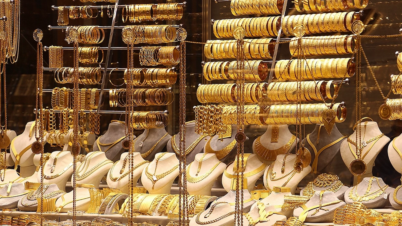 Elazığ'da altın fiyatlarında ibre tersine döndü! Bugün tam altın, çeyrek ve gram altın fiyatı ne kadar?