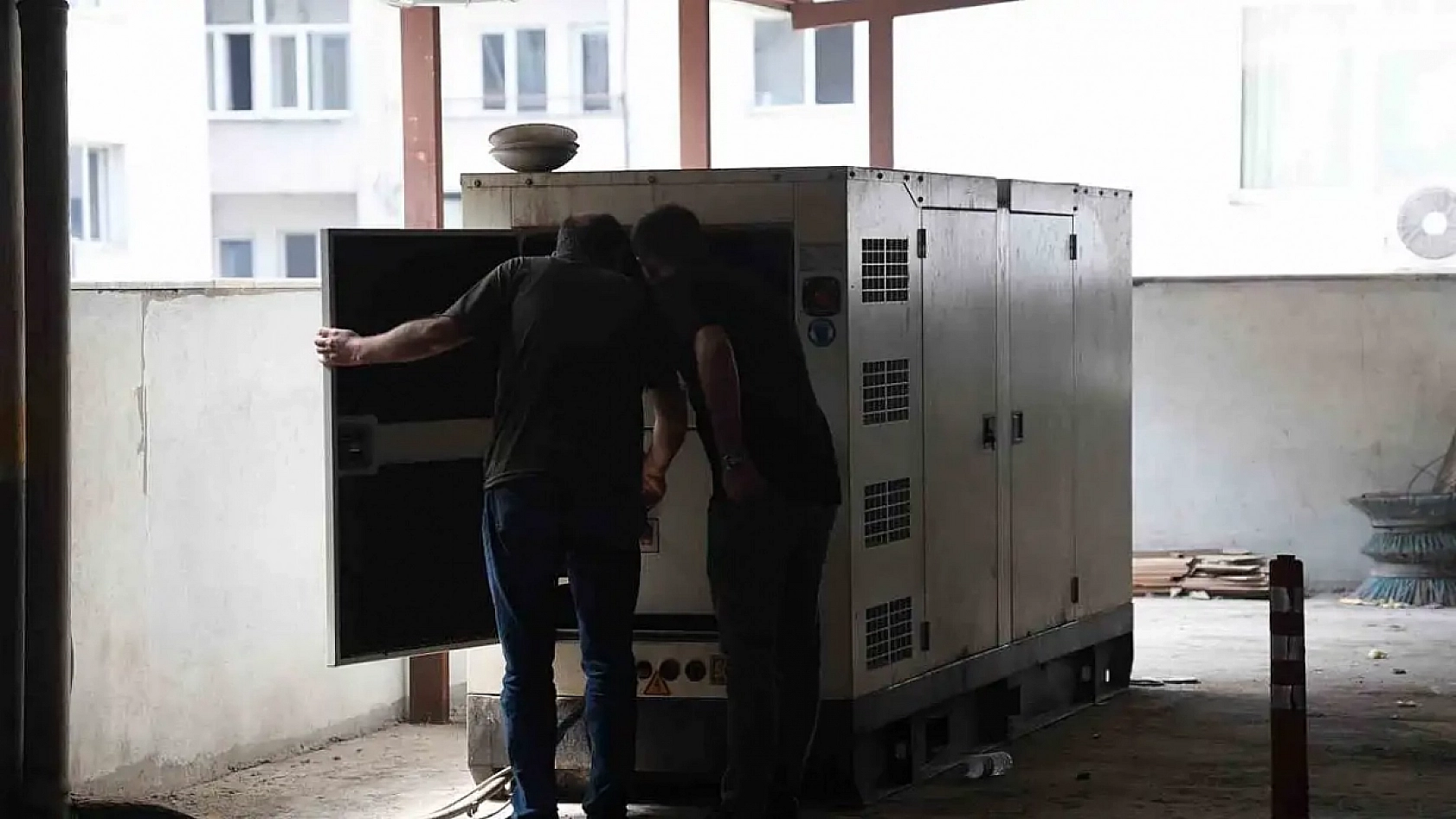 Elazığ'daki vatandaşlar dikkat! Telefonlarınızı şarj etmeyi unutmayın, 93 noktada elektrik kesintisi yaşanacak