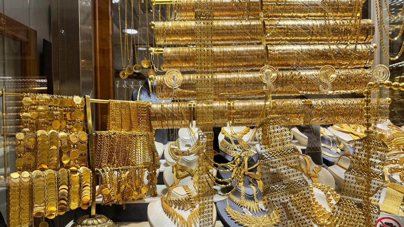 Elazığ'da altın fiyatları rekor üstüne rekor kırarken kuyumculardan önemli uyarı