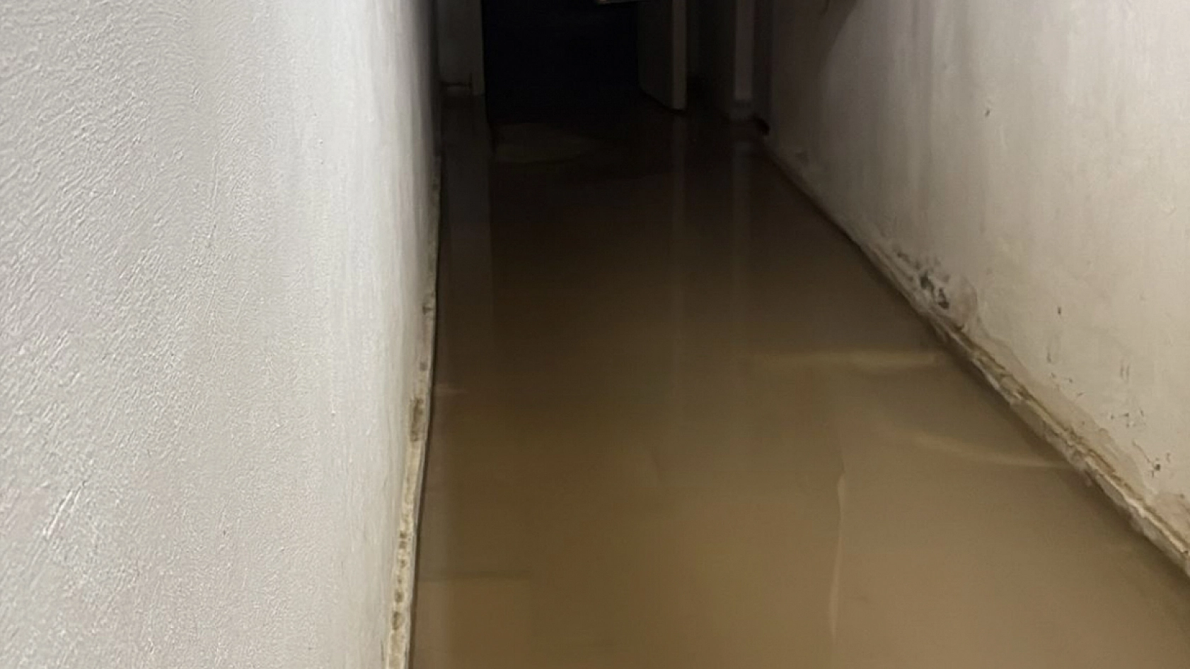 Elazığ'da sağanak yağış, hayatı felç etti