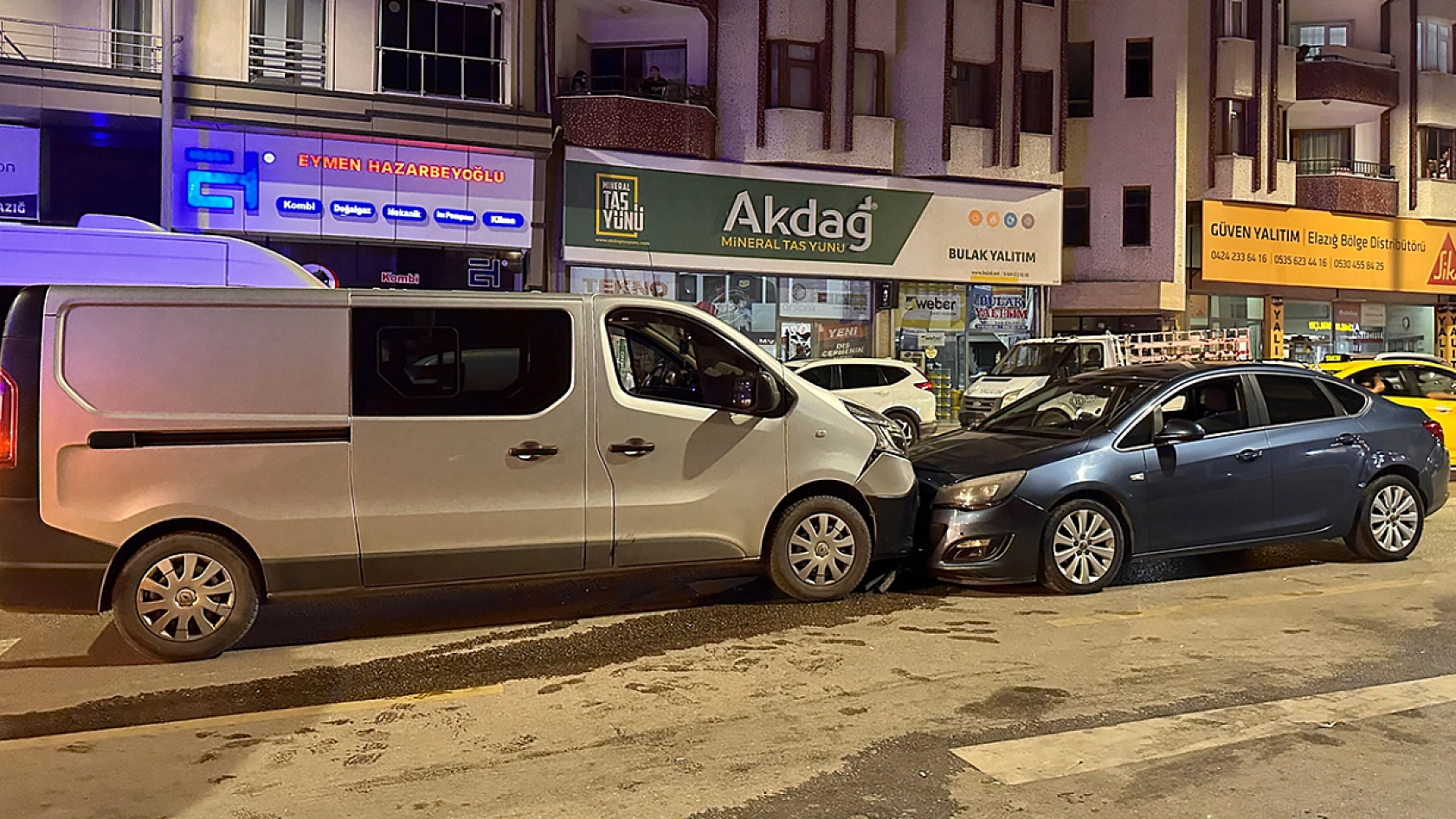 Elazığ'da feci kaza! 2 yaralı