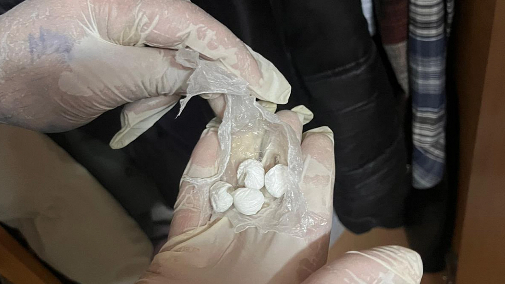 Fuhuş ve uyuşturucu operasyonunda 15 şahıs gözaltına alındı!