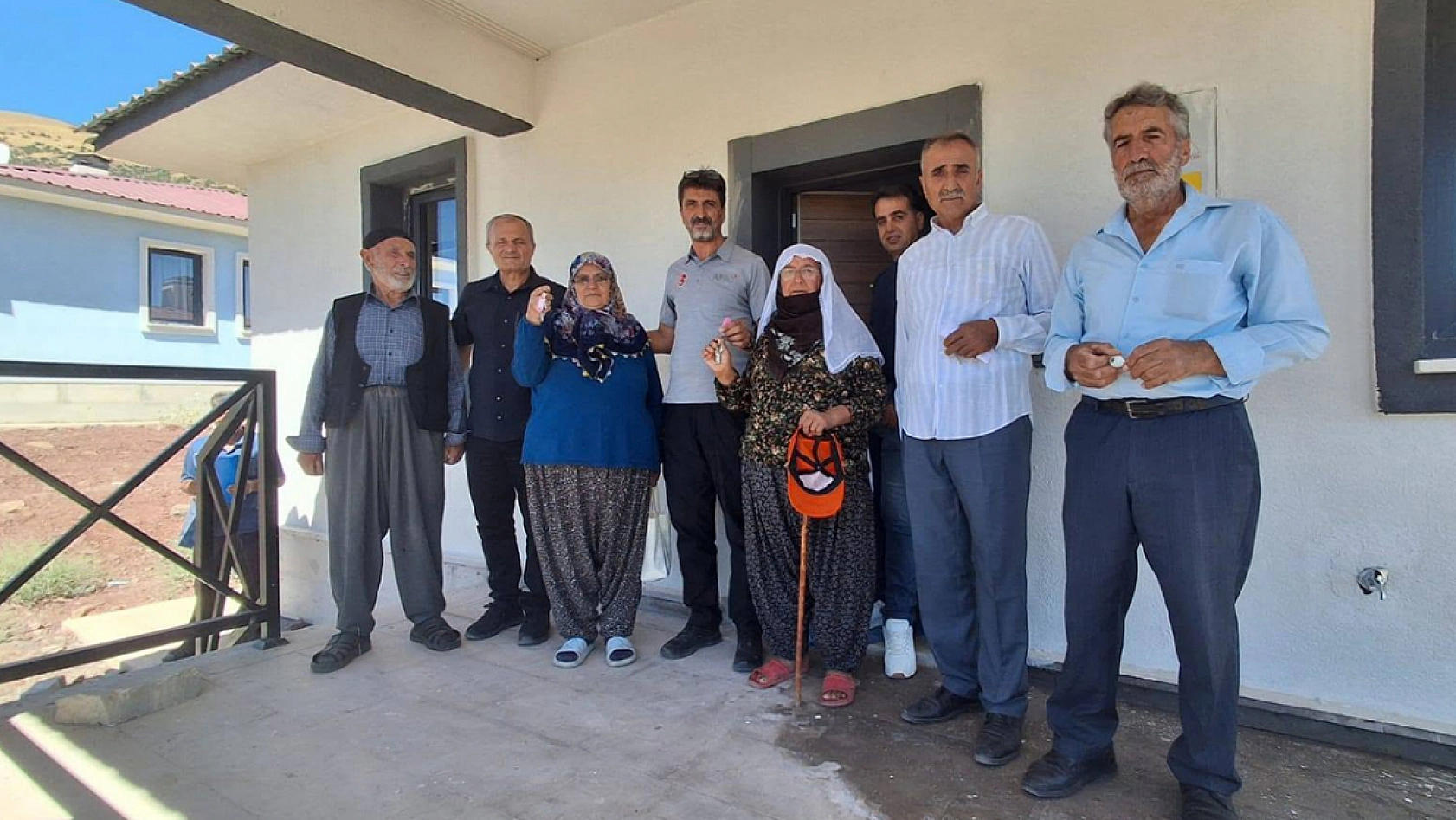 Hak sahipleri yeni yuvalarına kavuşuyor