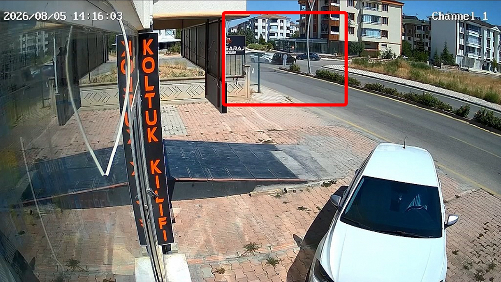 Elazığ'da o noktada kazalar bitmiyor: Esnaf kasis istiyor