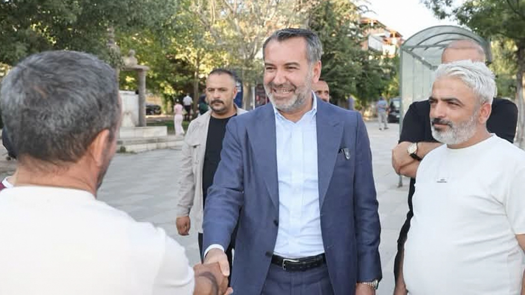 Memnuniyetsiz mutsuzlar