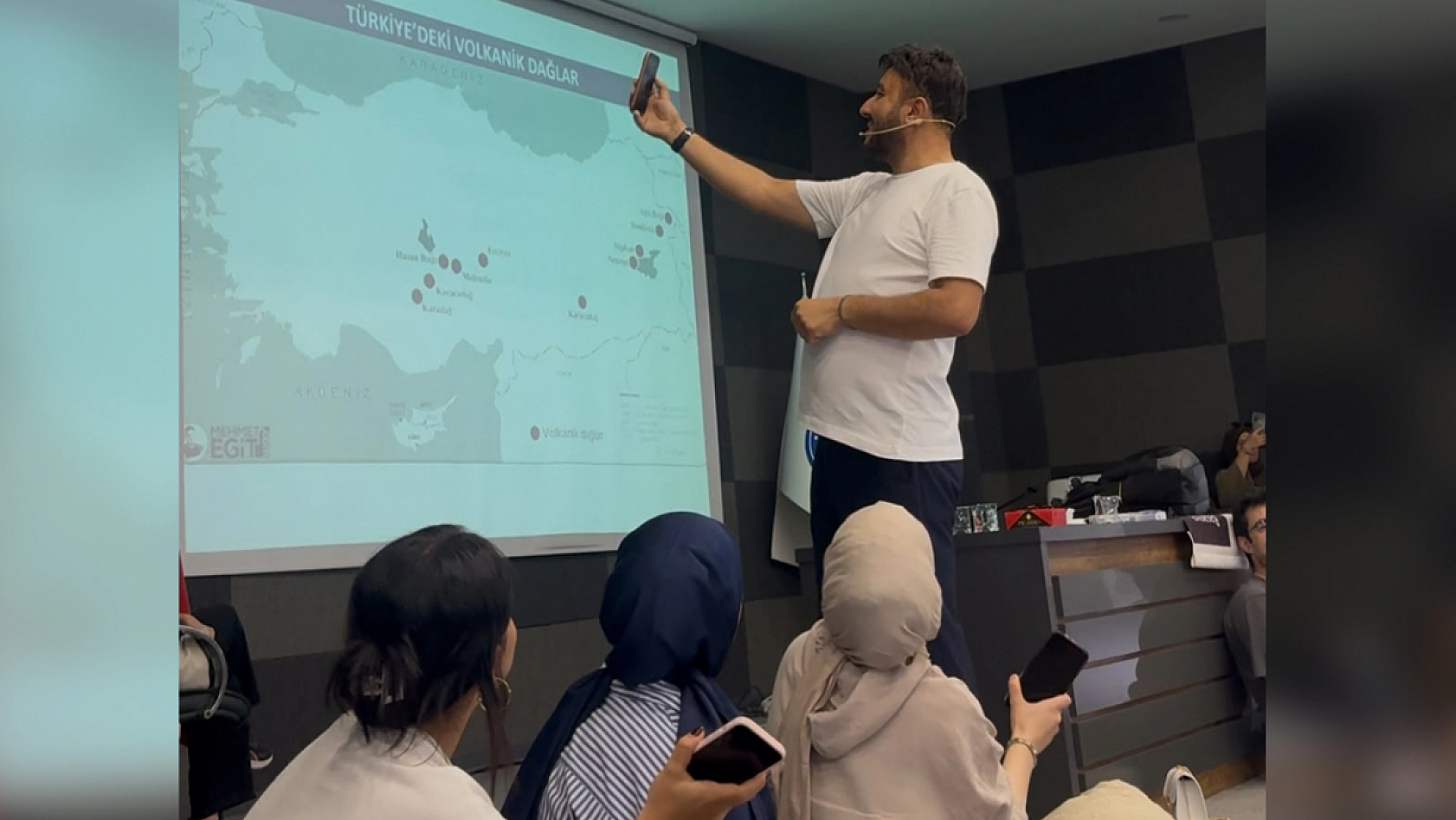 Mehmet Eğit'ten Elazığ'da KPSS adaylarına altın değerinde coğrafya tüyoları