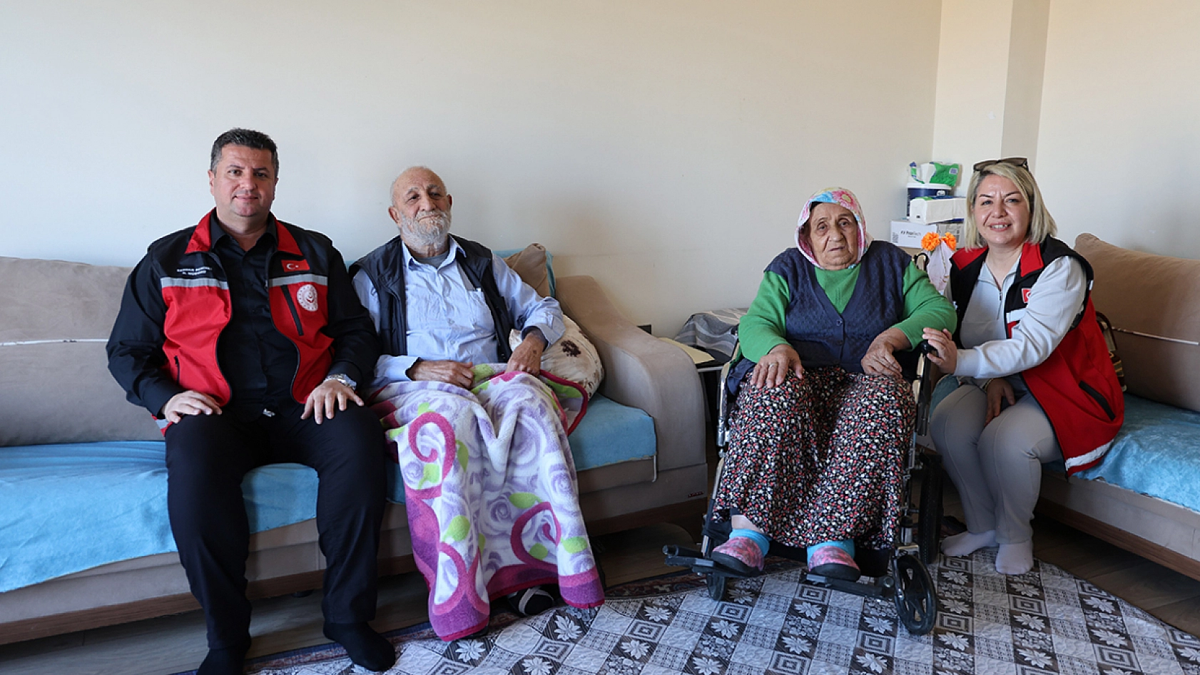Elazığ'da 84 yaşındaki Özbay çiftine 'iyilik var' desteği