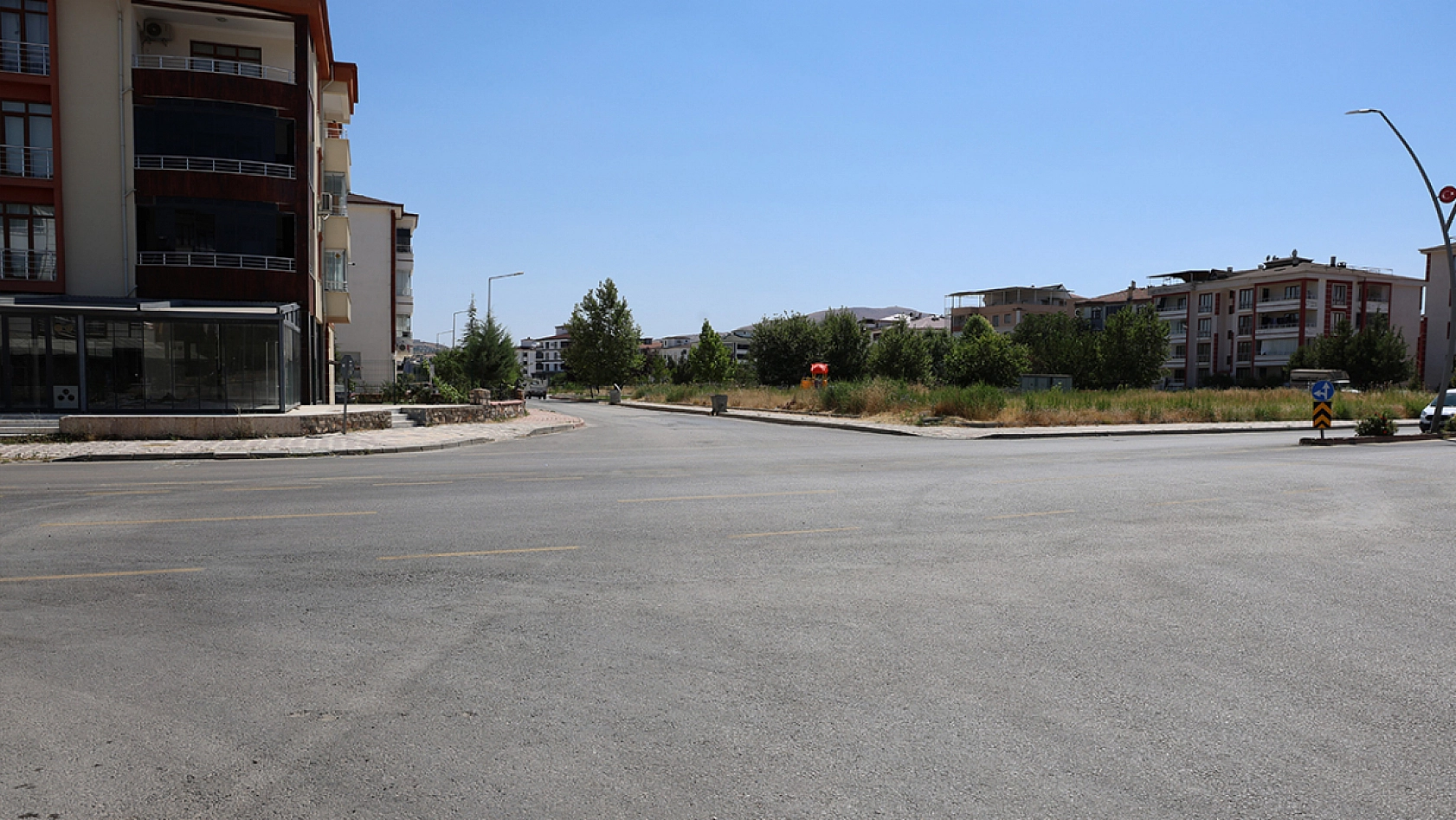 Elazığ'da o noktada kazalar bitmiyor: Esnaf kasis istiyor