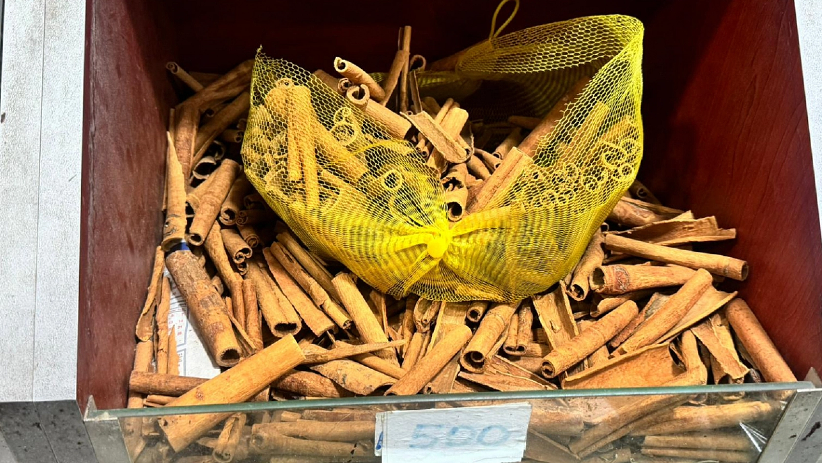 Elazığ'da havaların soğumasıyla birlikte bu ürüne talep arttı