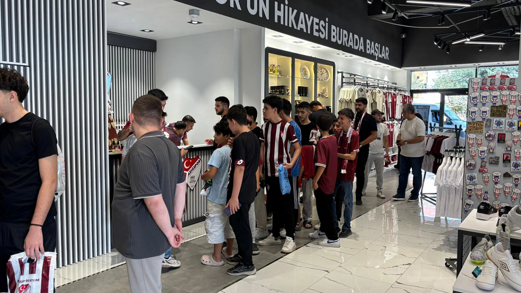 Kemal Rüzgar, Elazığ Store'da taraftarlarla buluştu