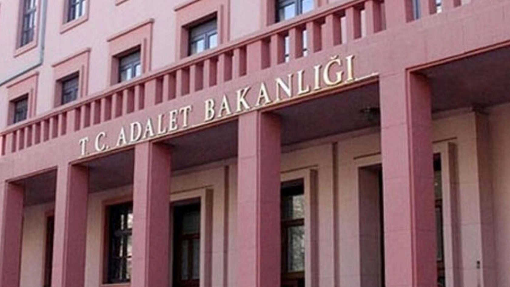 Adalet Bakanlığı 15 bin personel alımı yapacak