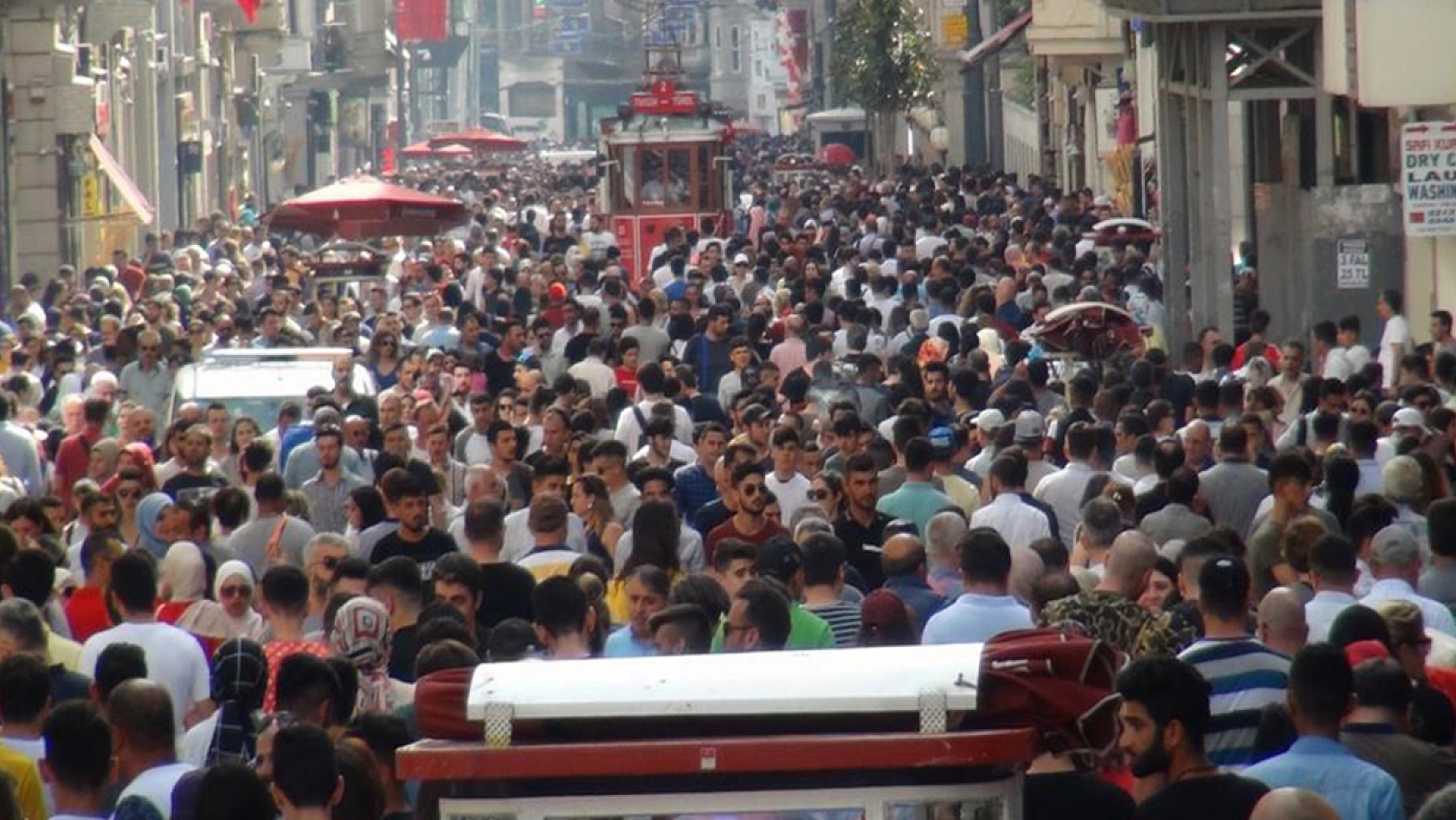 TÜİK'ten şok uyarı: Türkiye'nin nüfusu düşebilir