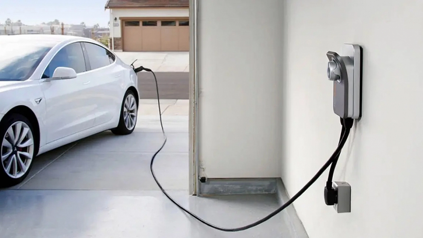 Elektrikli araçlara savunma sanayii tesislerine giriş yasağı getirildi