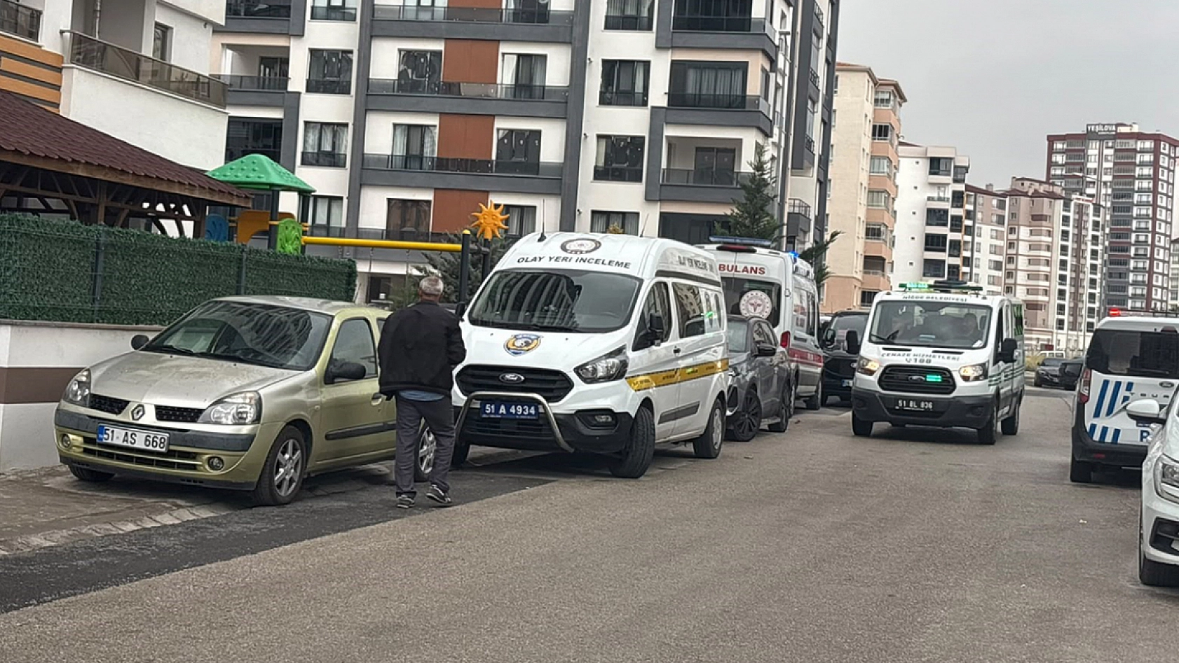 Genç kız çatı katında ölü bulundu