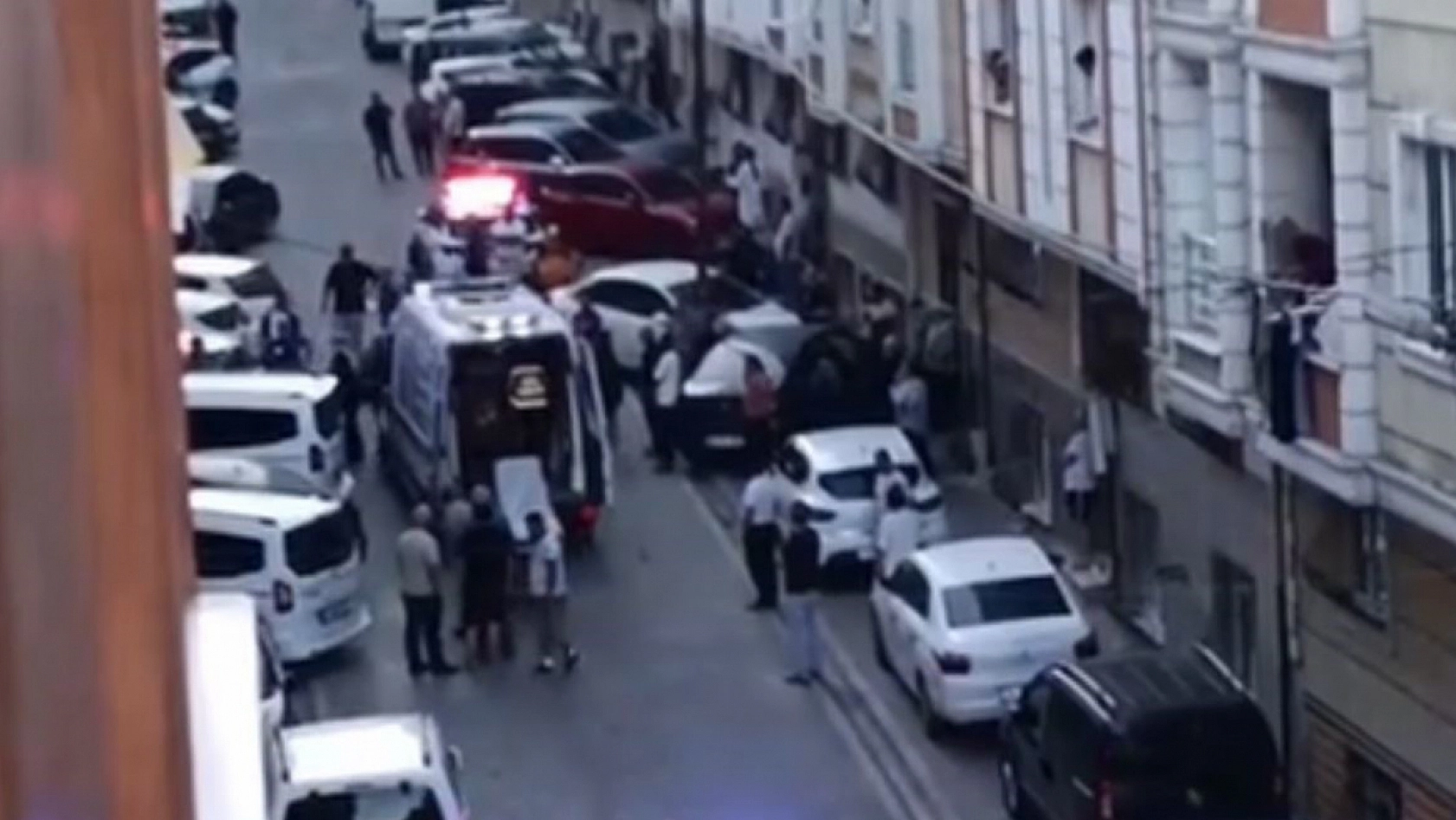 Kanlı pusu: Evinden çıkan adamı kurşun yağmuruna tuttular