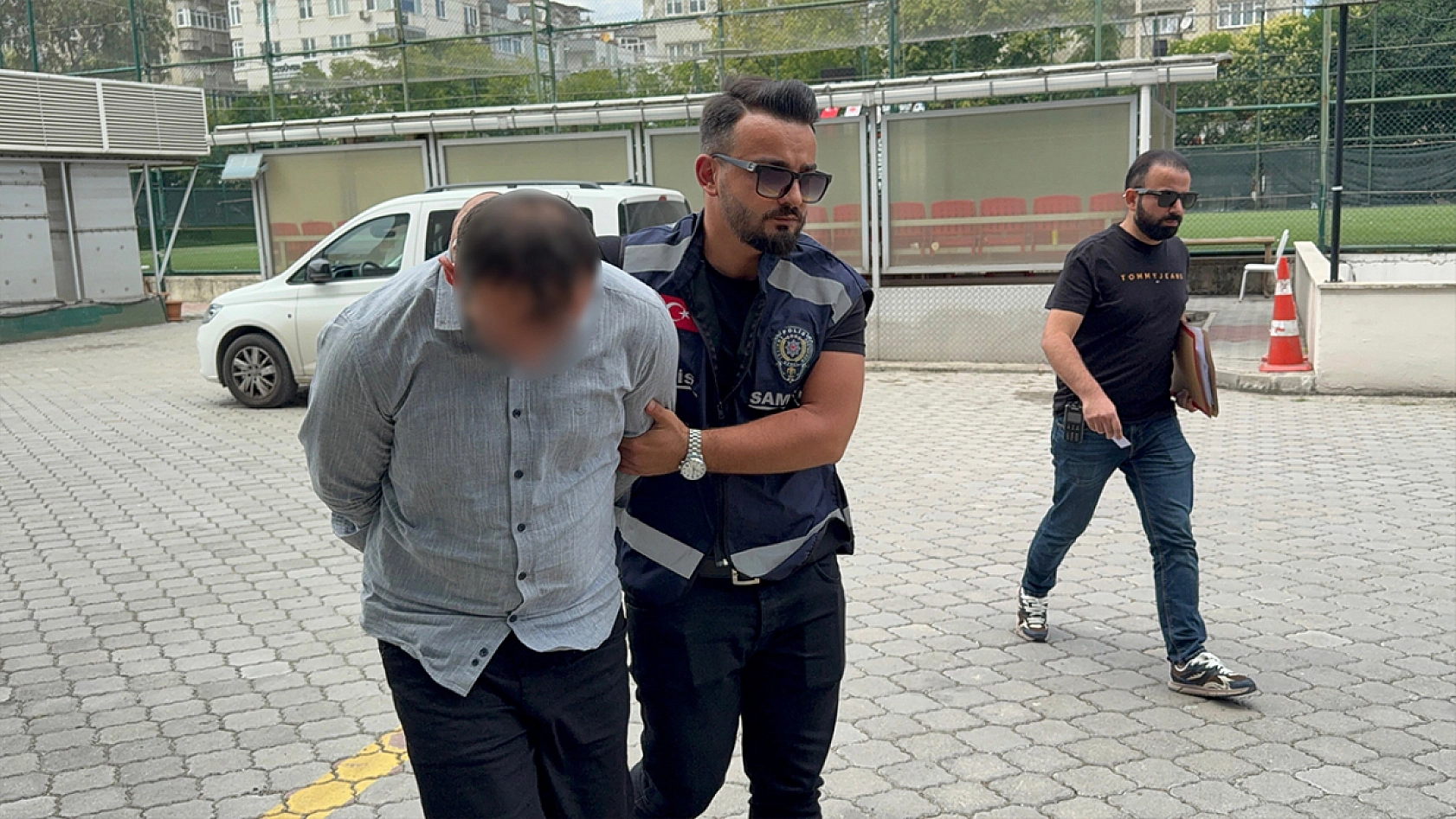 Pazarda genç kadını taciz etti! Gözaltına alındı