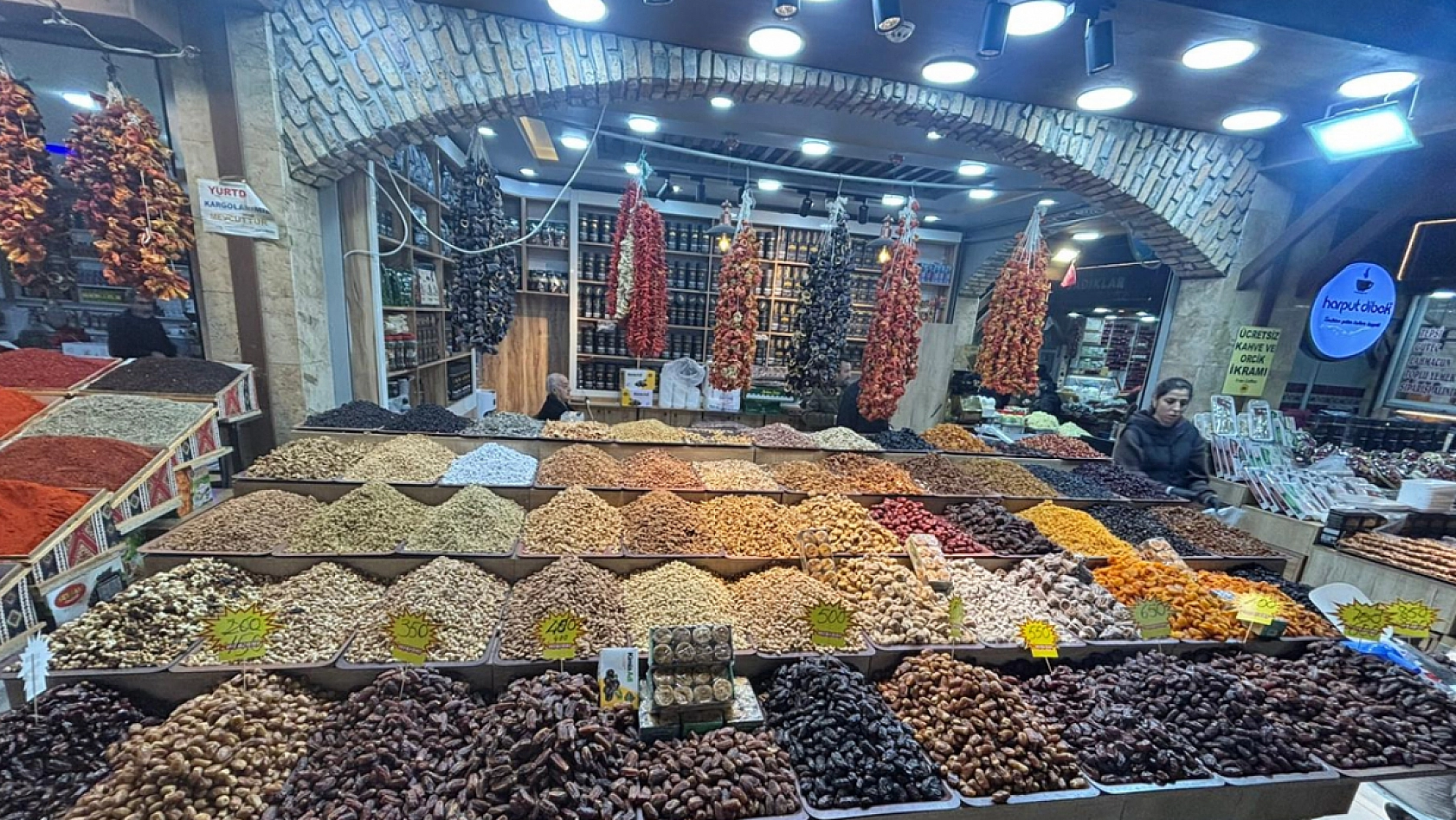Tüm Elazığ Kapalı Çarşı'ya akın etti