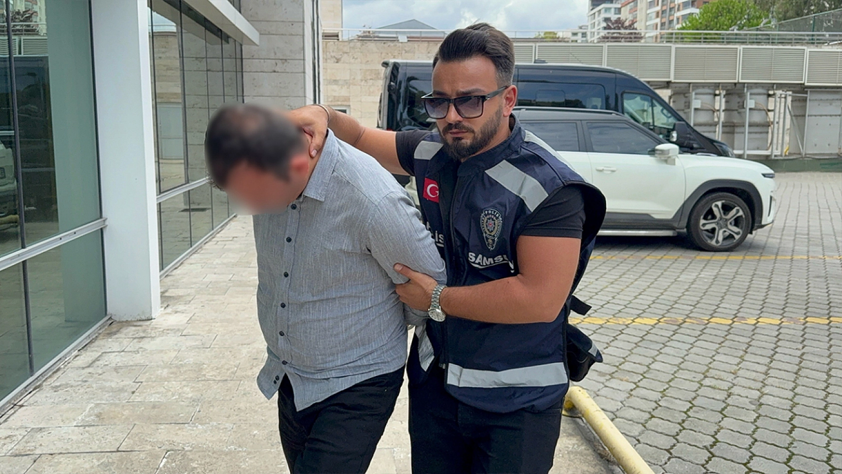 Pazarda genç kadını taciz etti! Gözaltına alındı