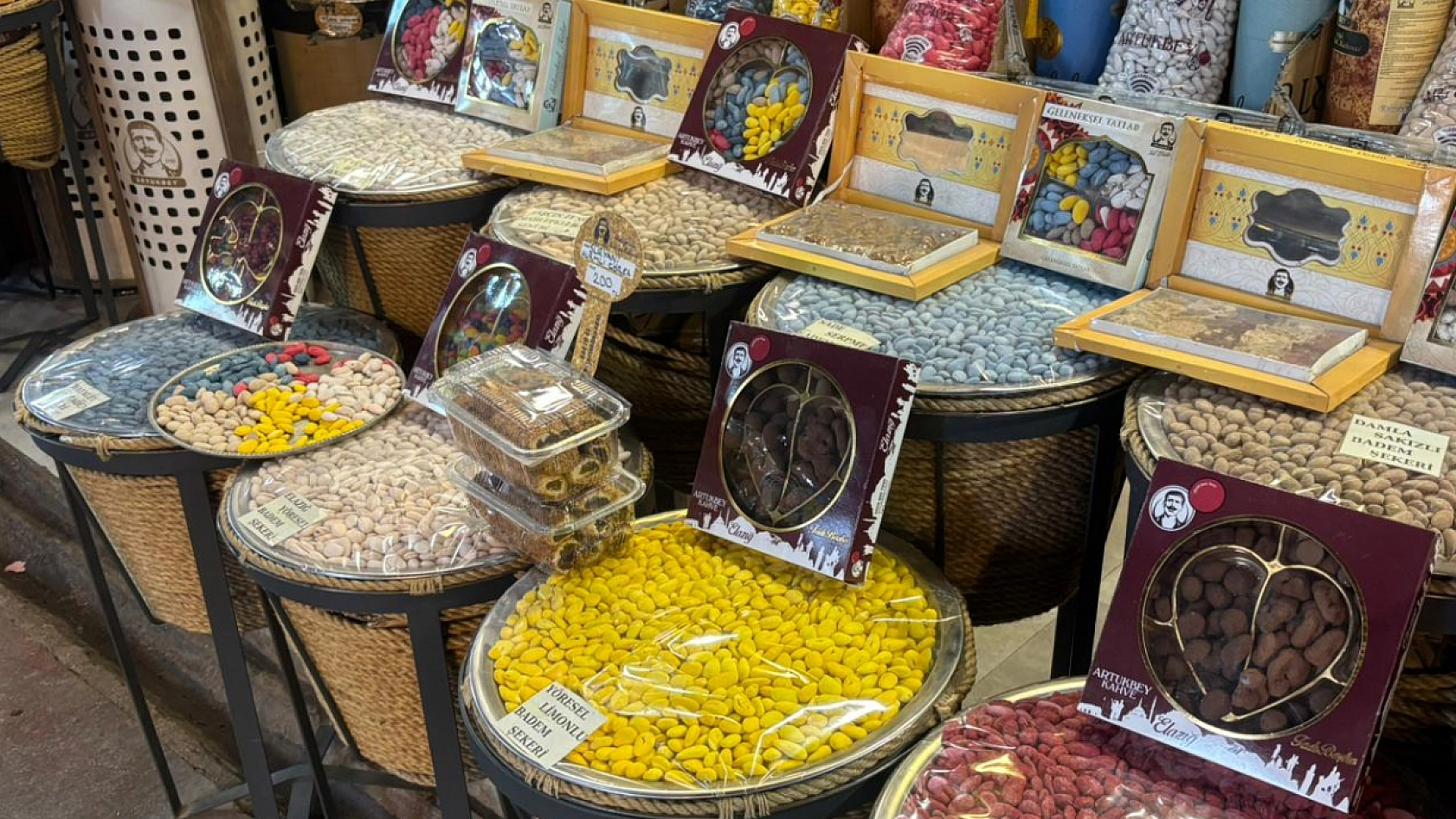 Tüm Elazığ Kapalı Çarşı'ya akın etti
