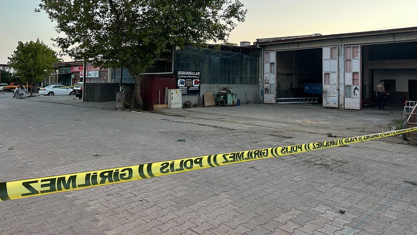 İki esnaf arasındaki tartışma silahlı kavgaya dönüştü: 13 yaralı