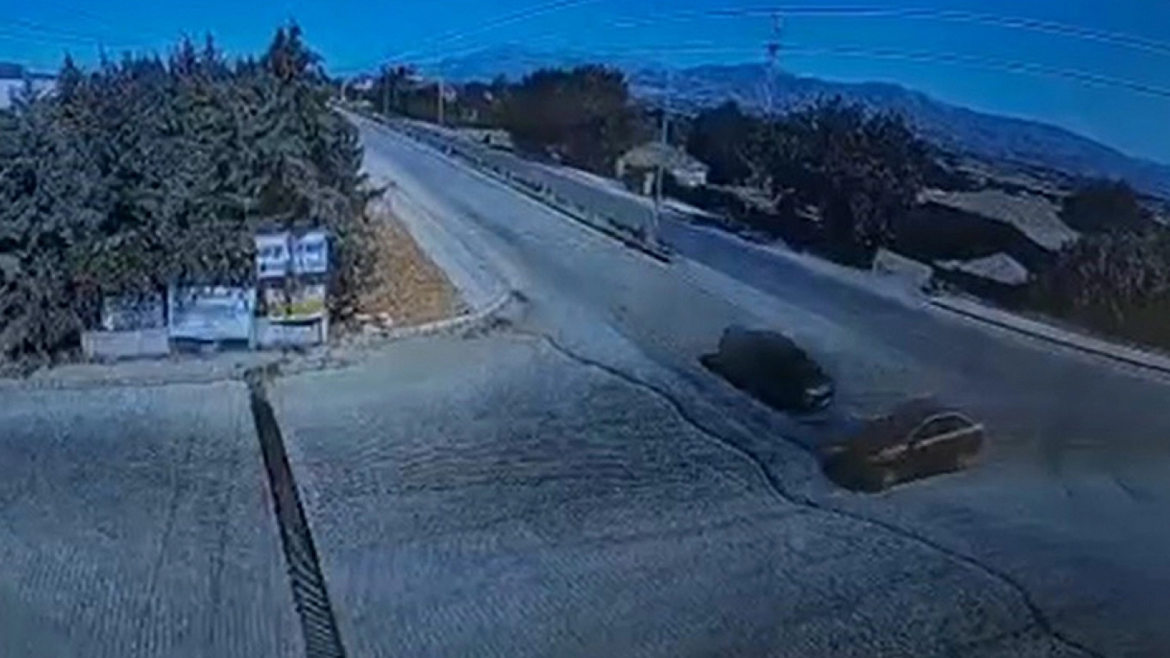 Elazığ'da 2 kişinin öldüğü kaza kamerada
