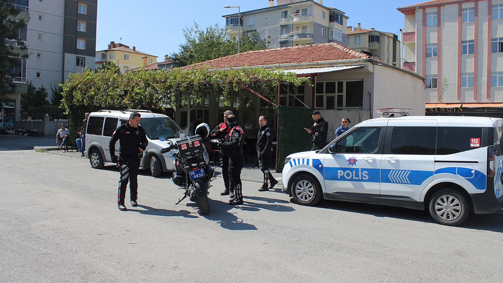 Kıraathane çalışanı tarafından tüfekle vurulan şahıs hayatını kaybetti