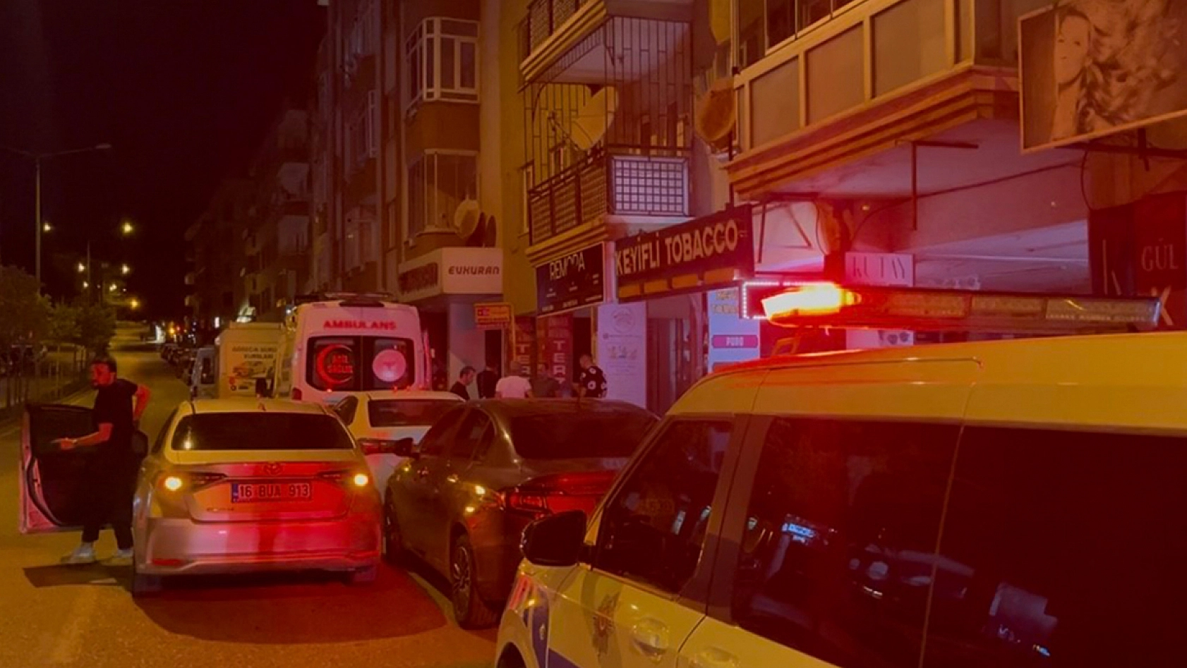 2 çocuk annesi kadın evde göğsünden vurulmuş halde bulundu