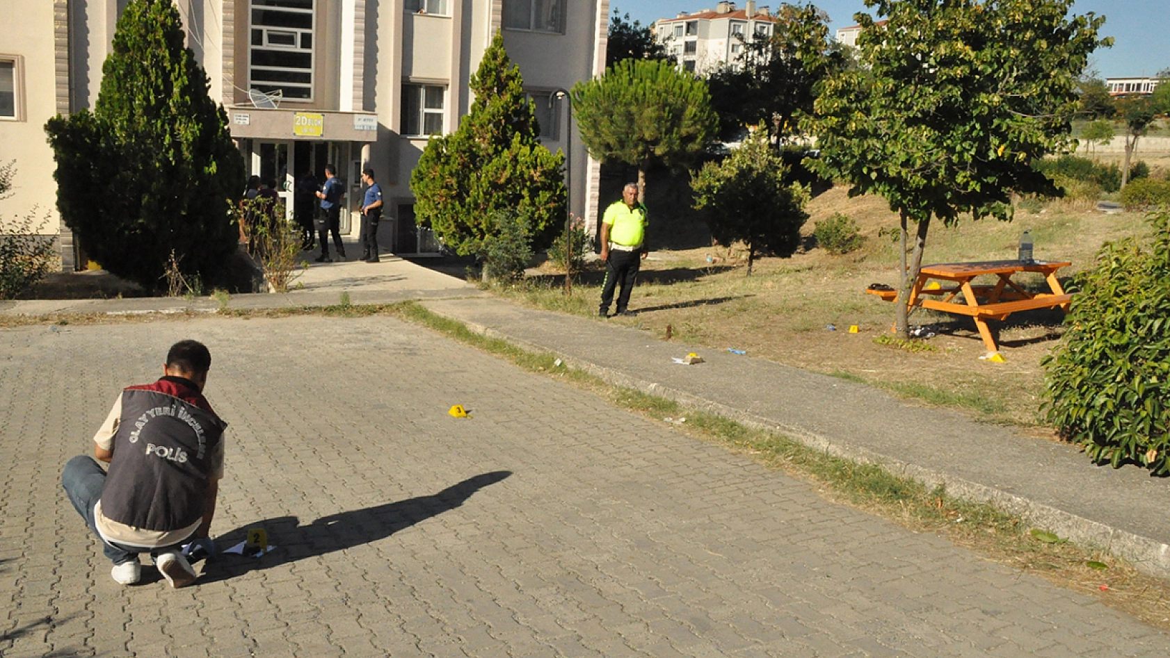 Komşular arasında kavga kanlı bitti: 3 yaralı