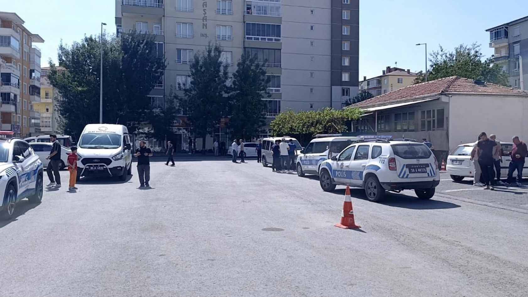 Kıraathane çalışanı tarafından tüfekle vurulan şahıs hayatını kaybetti