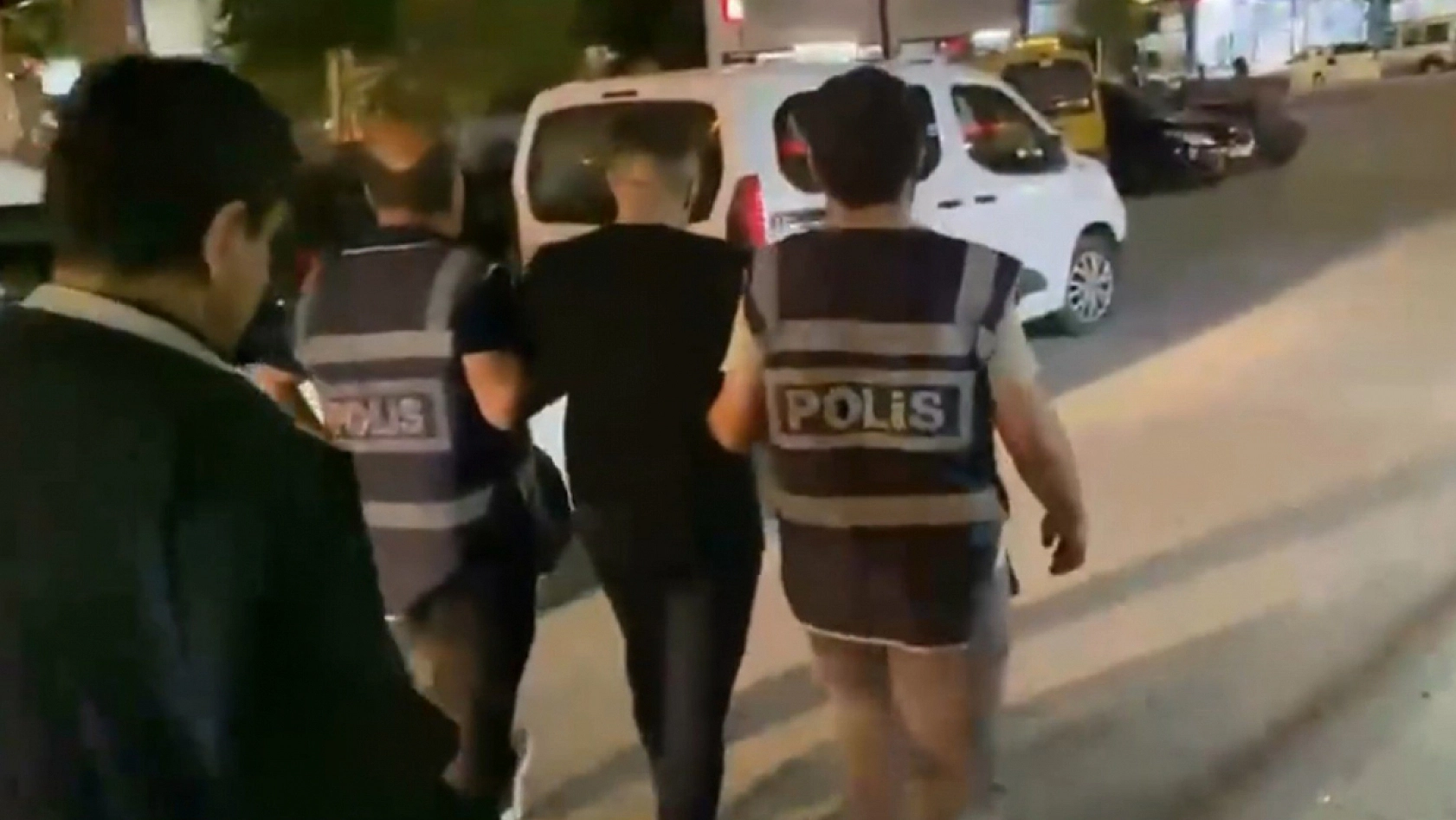 Cadde ortasında dehşet anlar